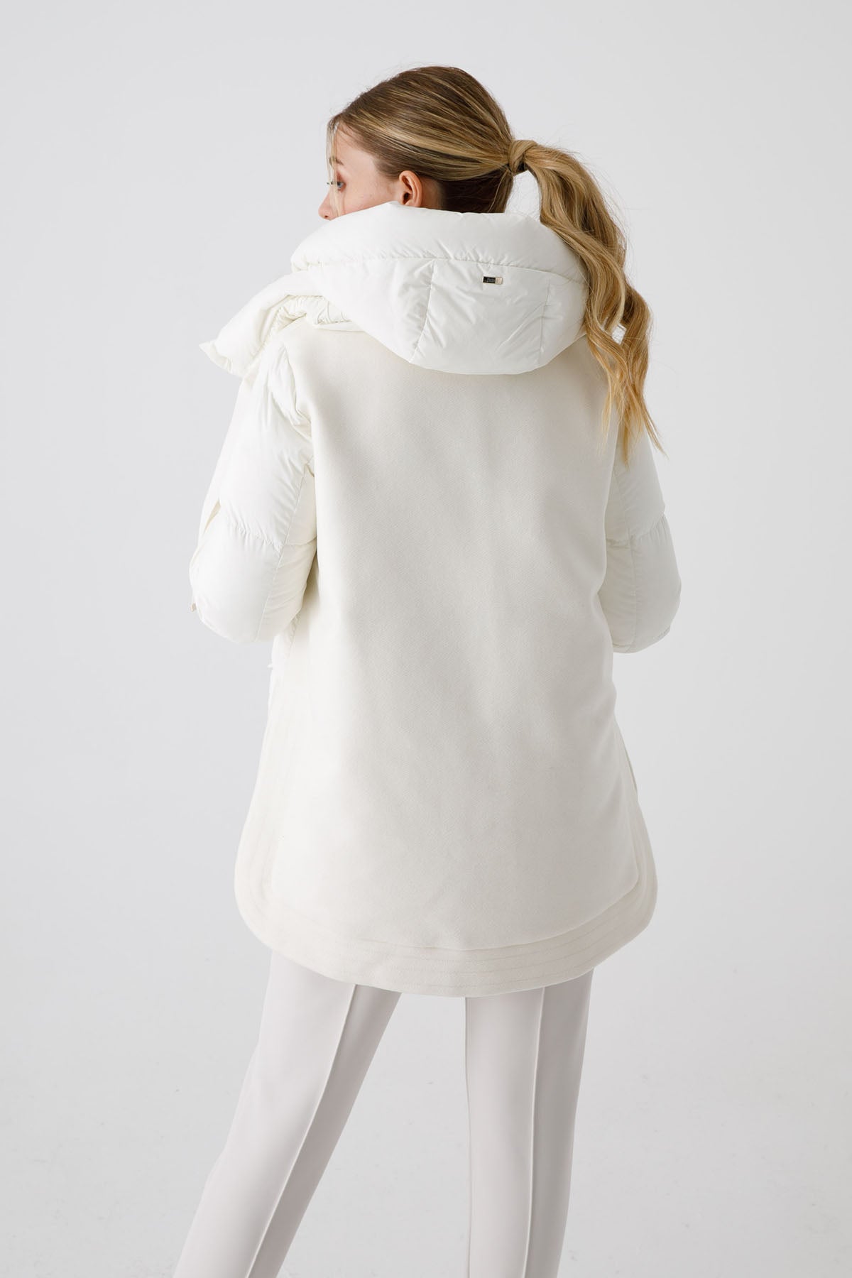 Herno Kapüşonlu Yandan Yırtmaçlı Puffer Kaban-Libas Trendy Fashion Store