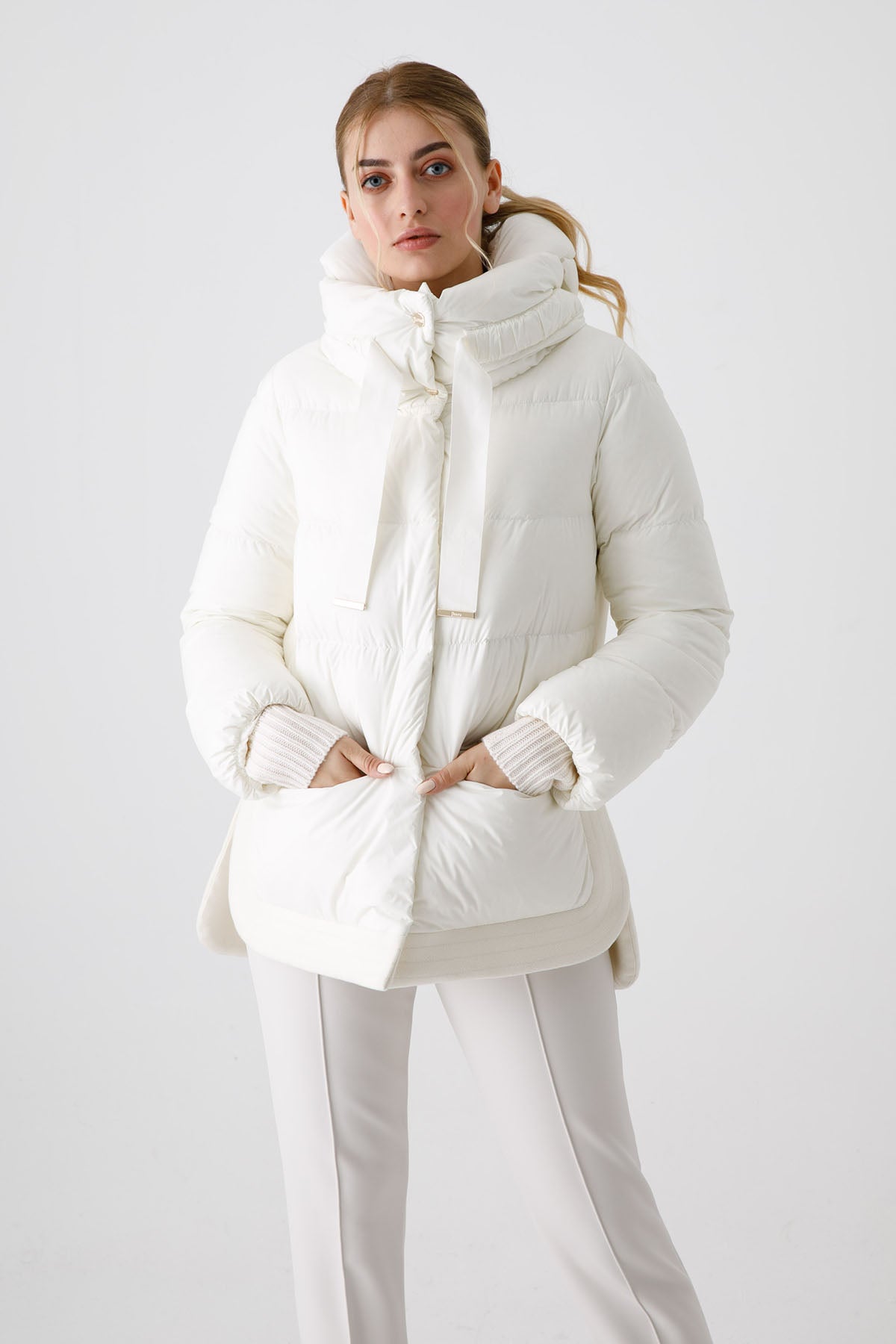 Herno Kapüşonlu Yandan Yırtmaçlı Puffer Kaban-Libas Trendy Fashion Store