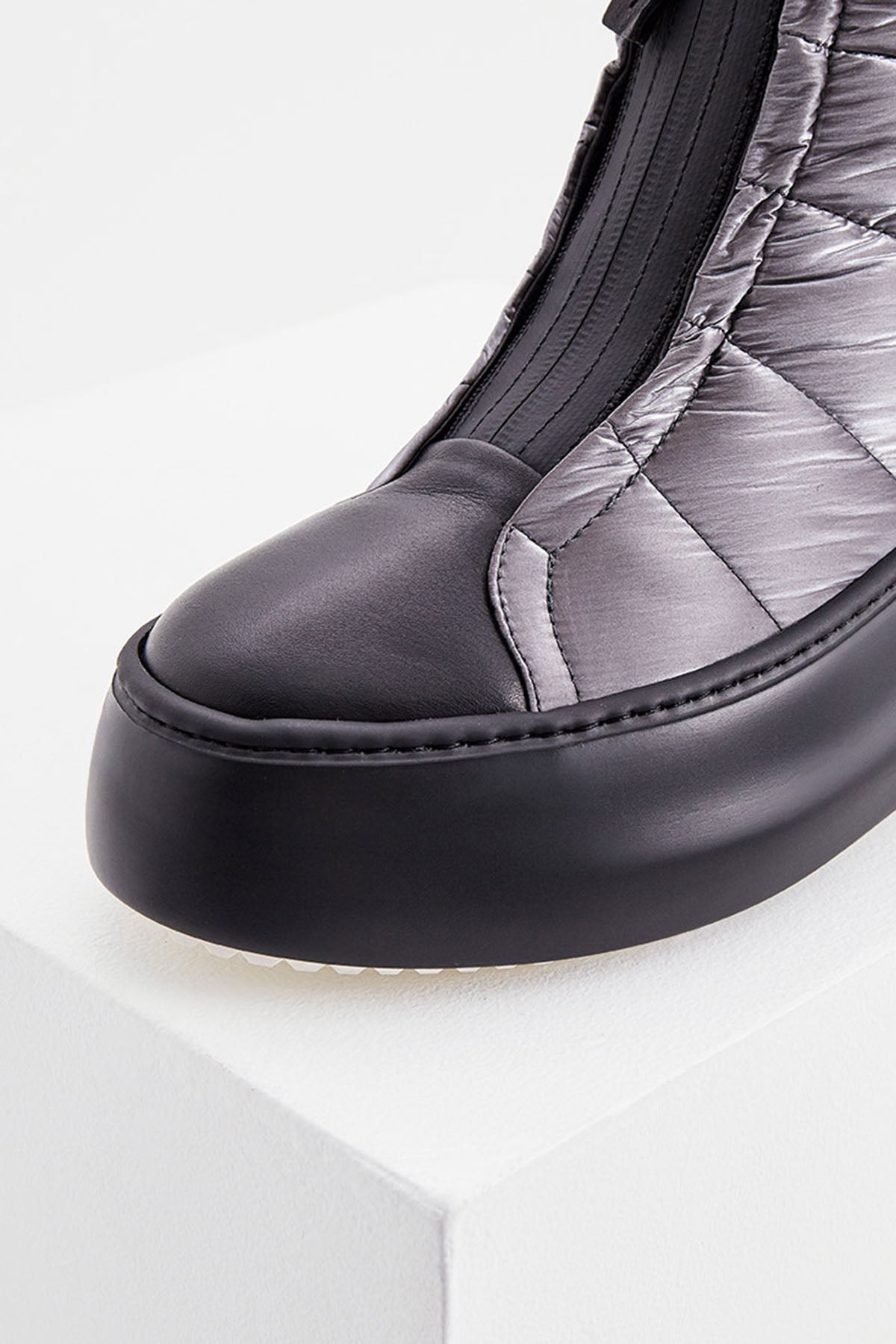 Vic Matie Fermuarlı Dolgulu Bot