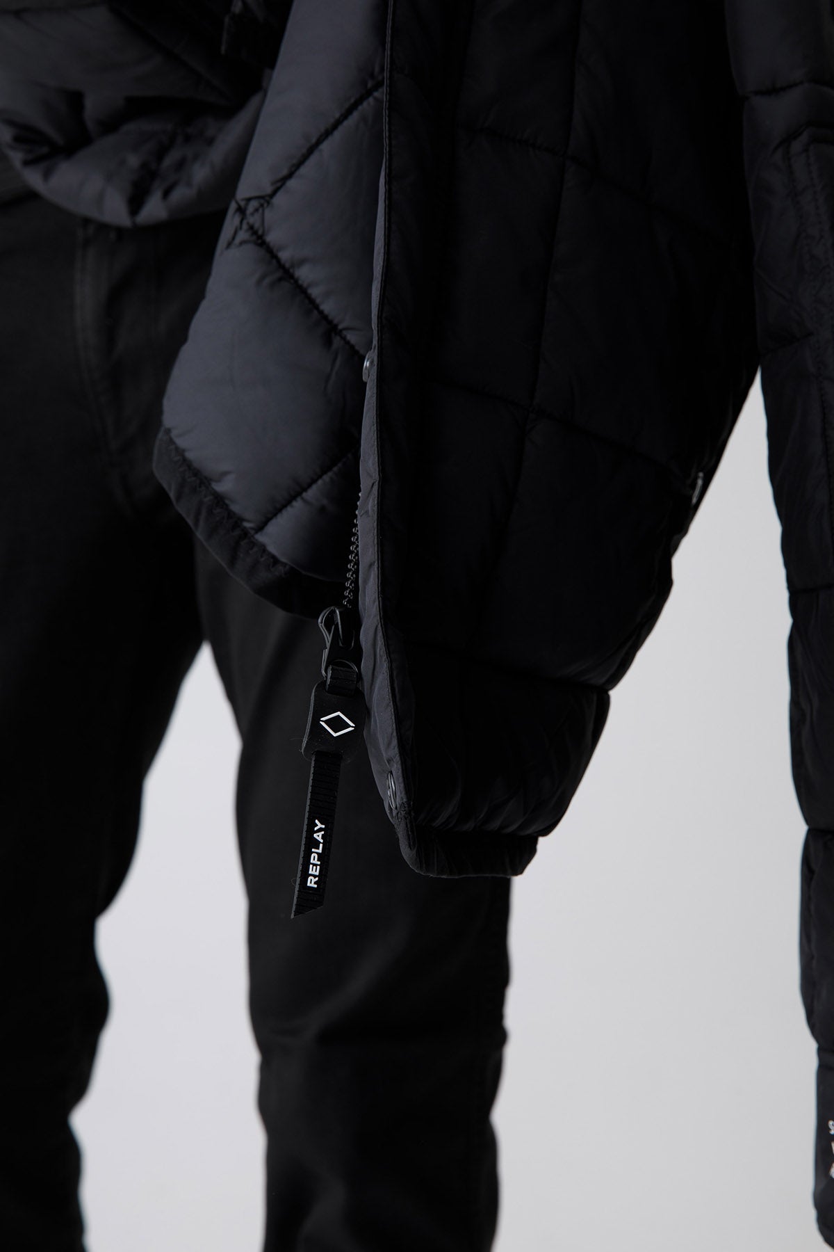 Replay Cep Detaylı İnce Puffer Mont-Libas Trendy Fashion Store