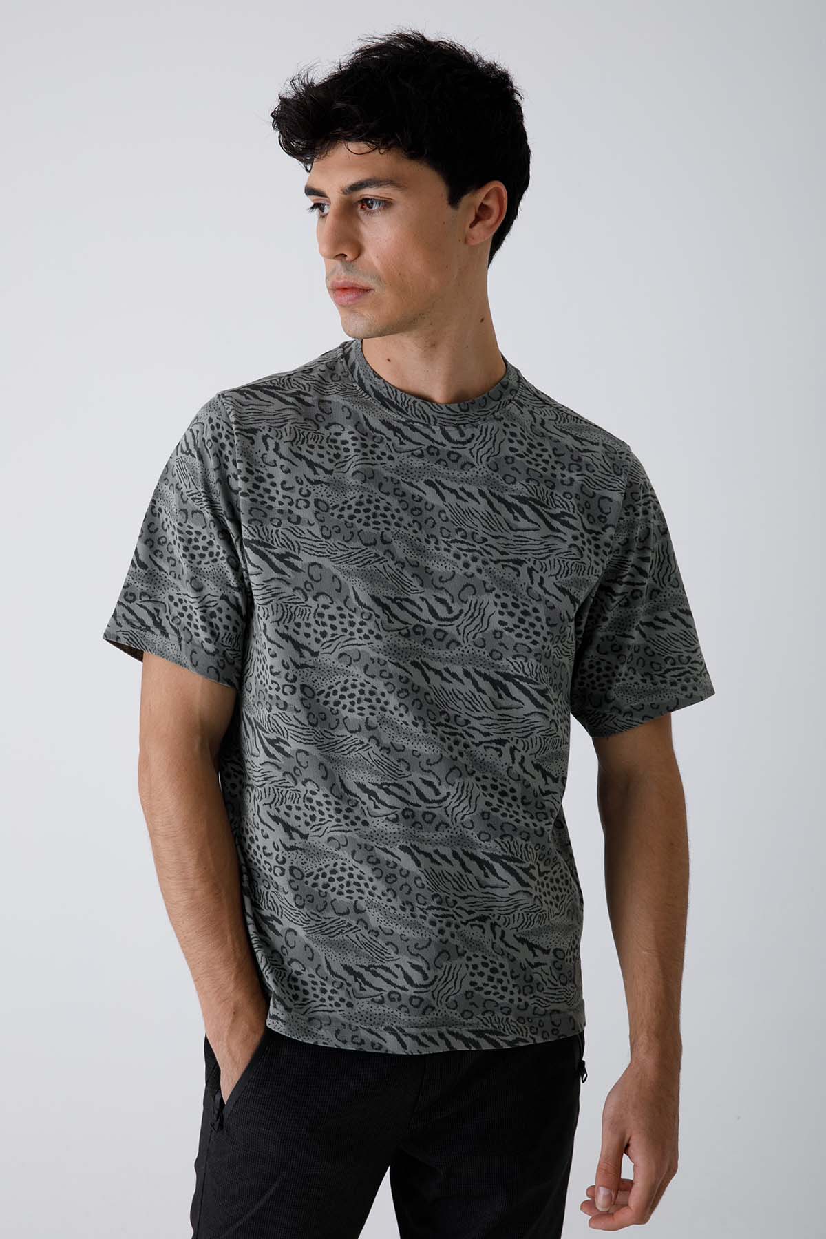 Kenzo Çita Desenli T-shirt-Libas Trendy Fashion Store