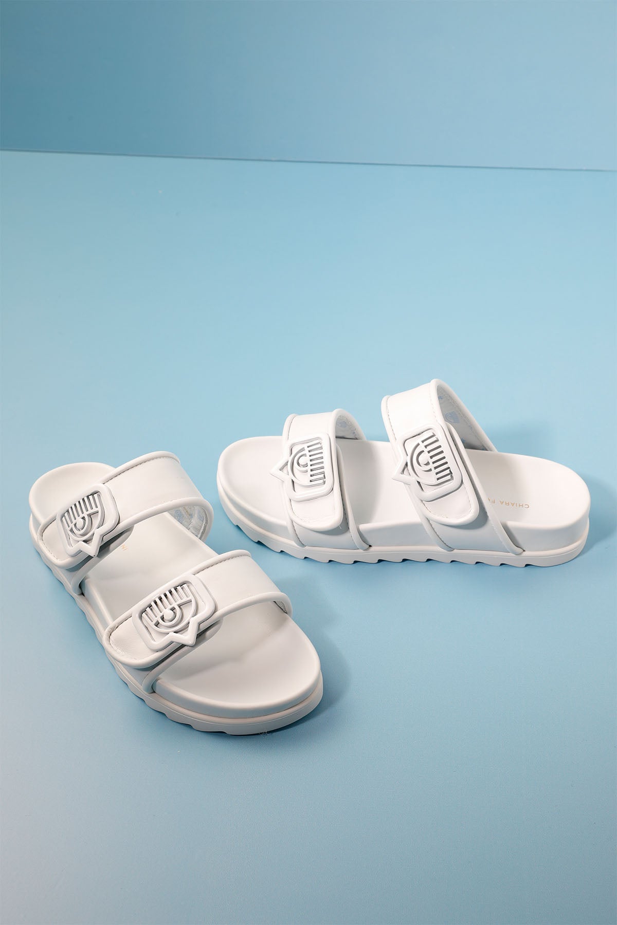 Chiara Ferragni Cırt Cırt Bantlı Logolu Terlik-Libas Trendy Fashion Store