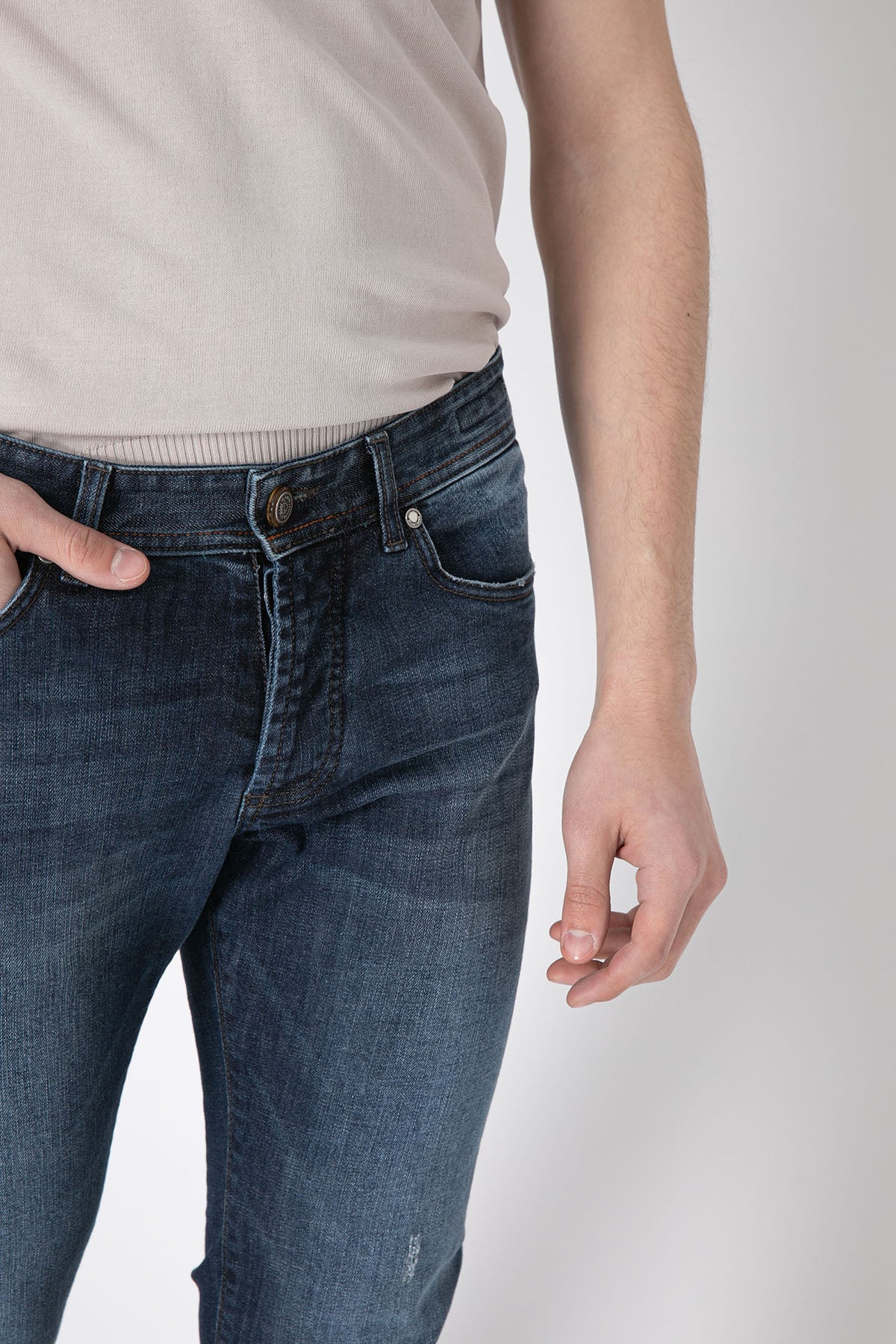 Richard J. Brown Cortina Slim Fit Jeans-Libas Trendy Fashion Store