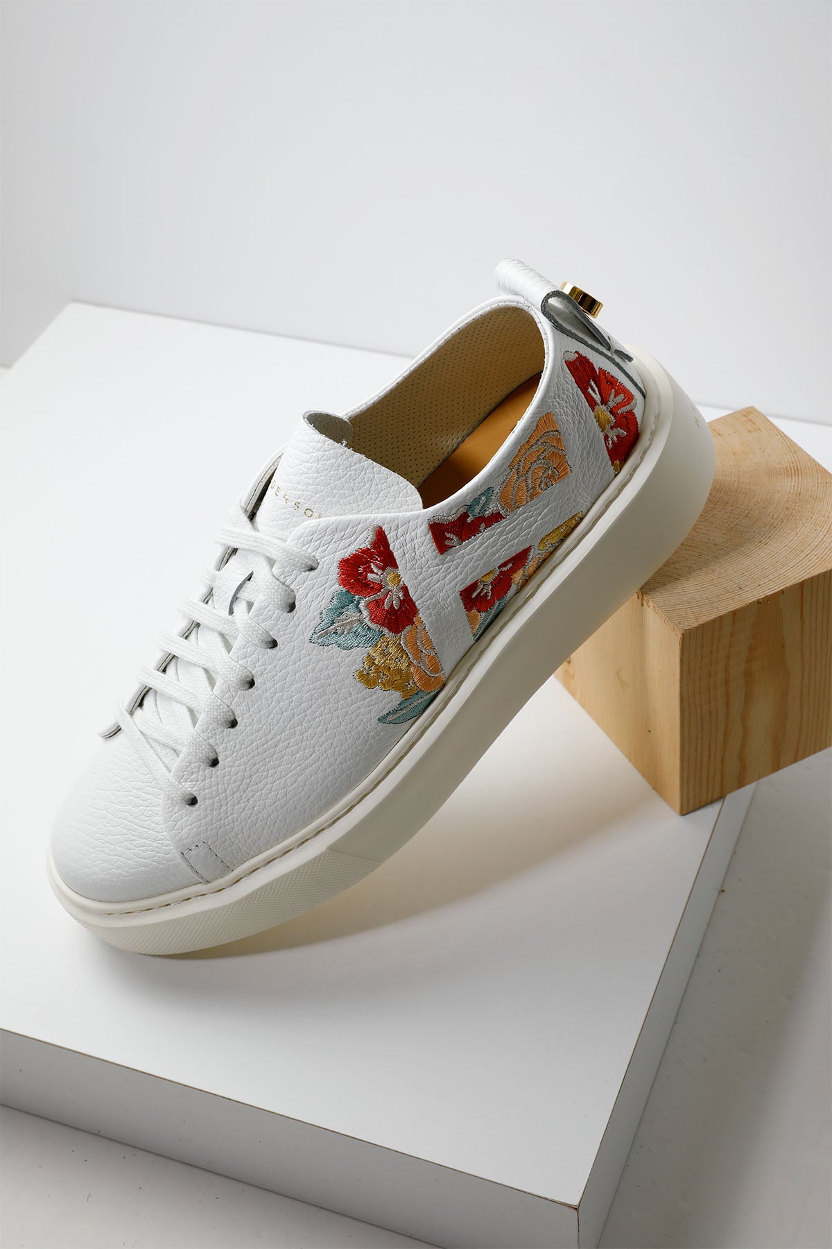 Henderson Talisa Çiçek Nakışlı Deri Sneaker Ayakkabı-Libas Trendy Fashion Store