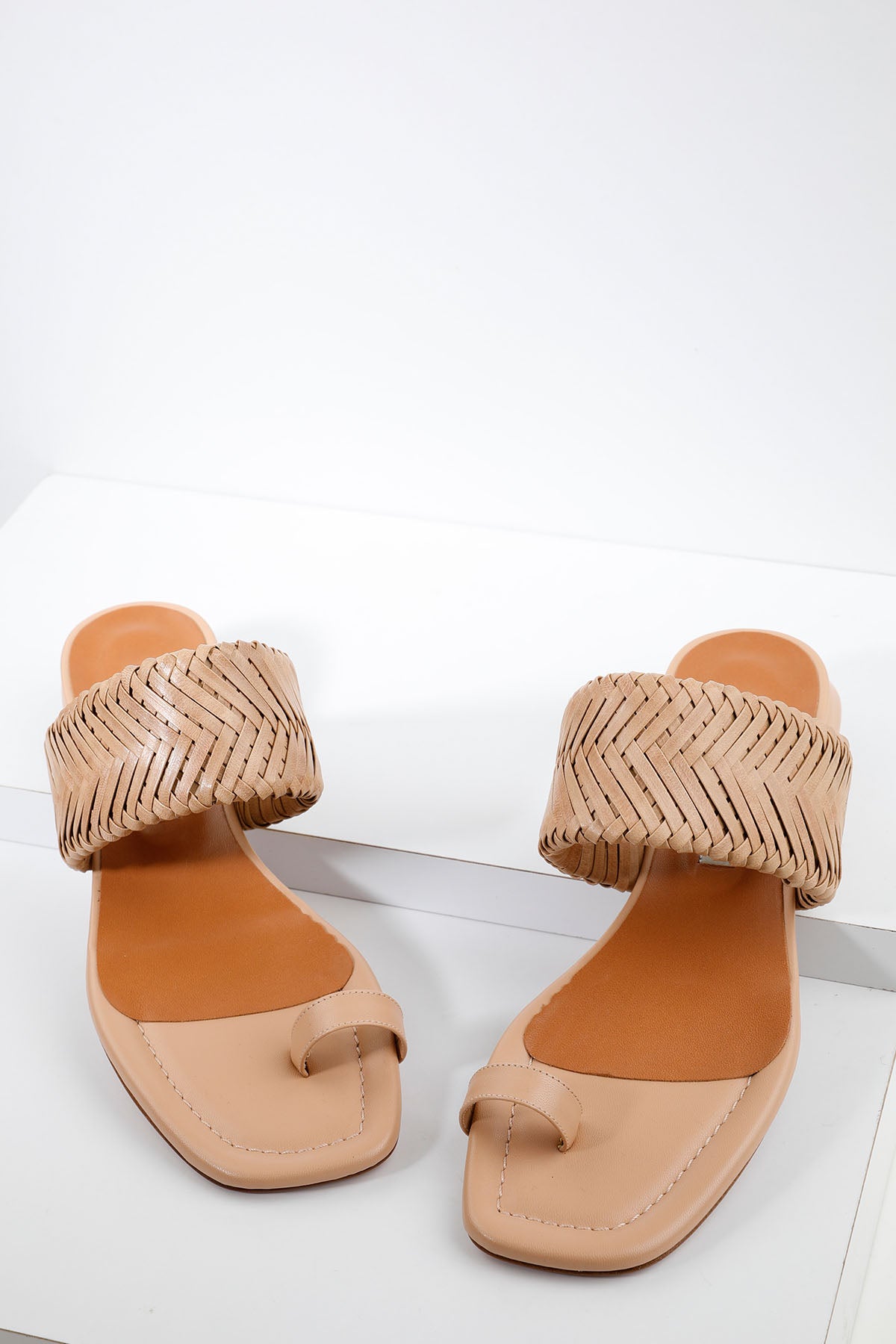 Albano Küt Burun Topuklu Deri Terlik-Libas Trendy Fashion Store