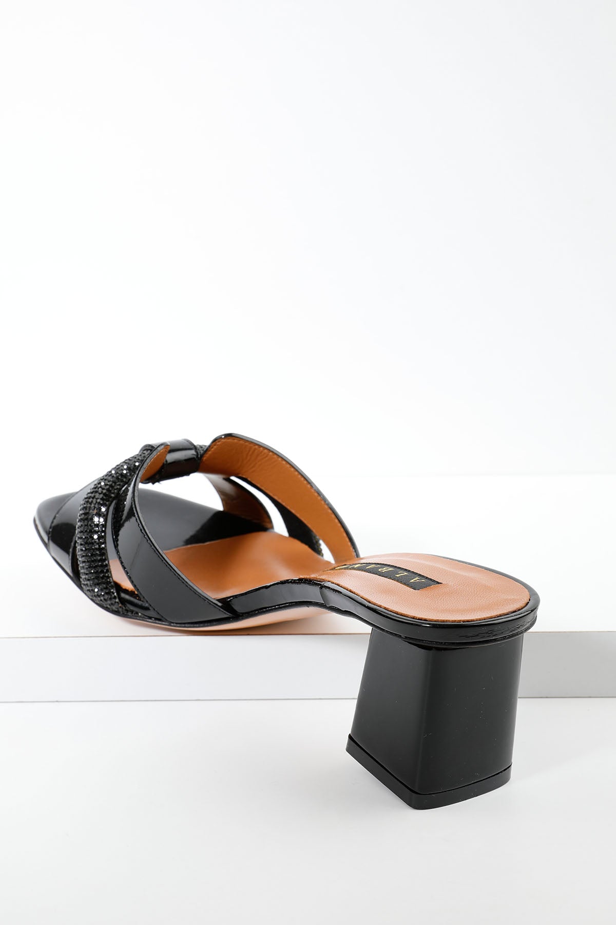 Albano Küt Burun Taş Aksesuarlı Rugan Terlik-Libas Trendy Fashion Store