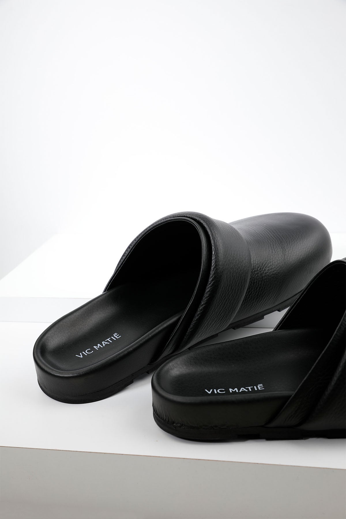 Vic Matie Bantlı Deri Sabo Terlik-Libas Trendy Fashion Store