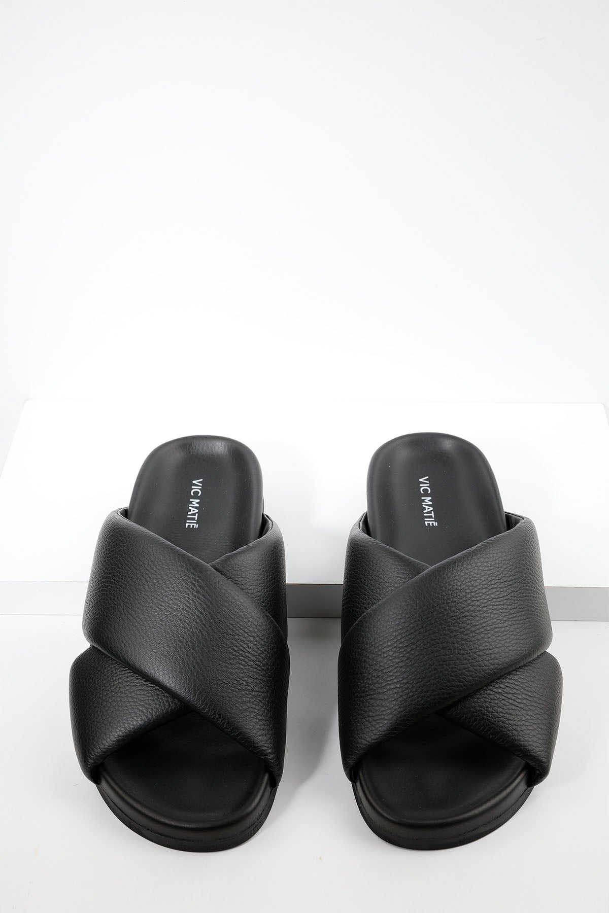 Vic Matie Yastıklı Çapraz Bantlı Deri Terlik-Libas Trendy Fashion Store