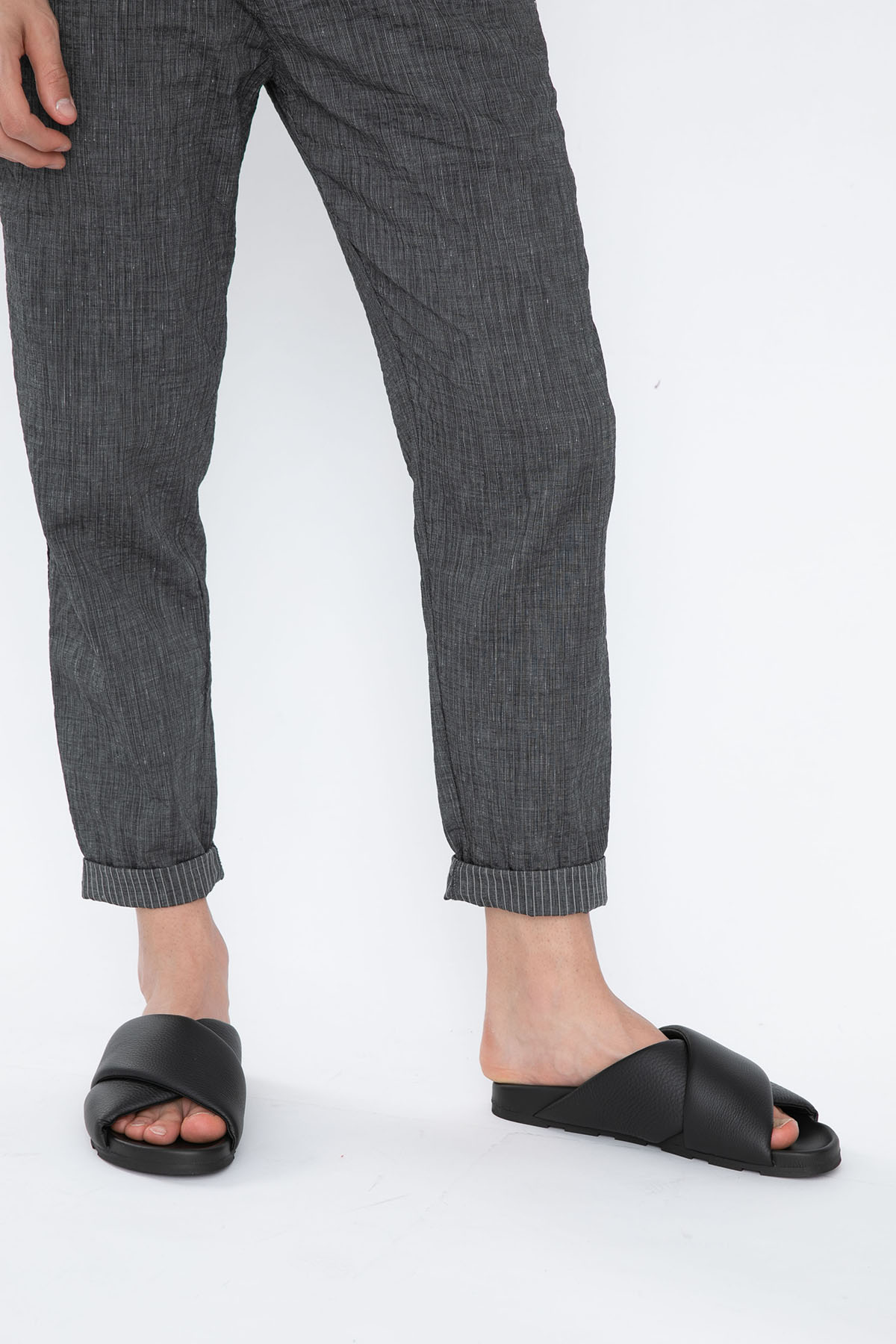 Vic Matie Yastıklı Çapraz Bantlı Deri Terlik-Libas Trendy Fashion Store