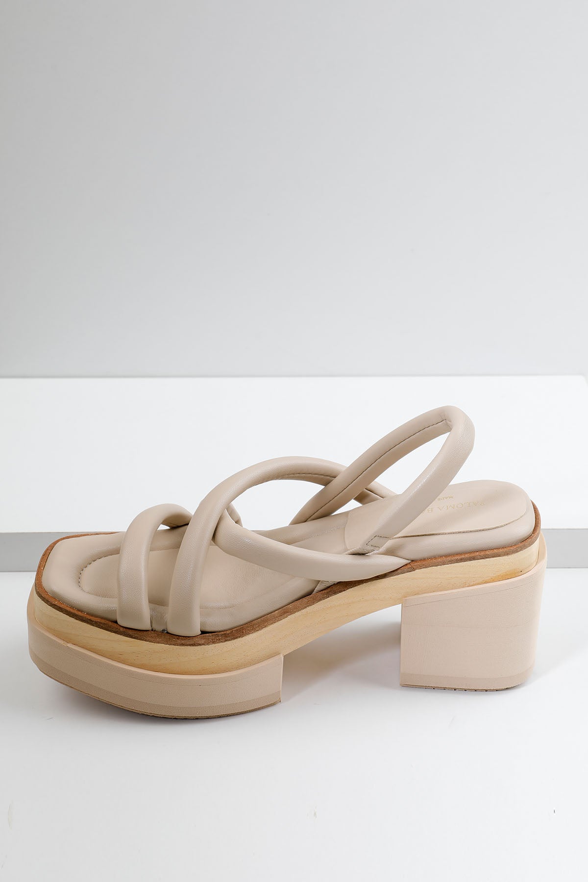 Paloma Barcelo Marine Ayrık Platform Tabanlı Küt Burun Sandalet-Libas Trendy Fashion Store