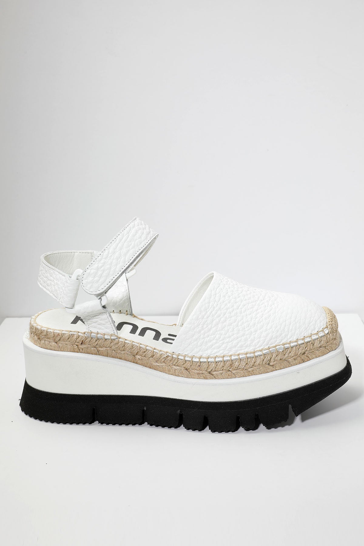 Kanna Küt Burun Hasır Detaylı Deri Sandalet-Libas Trendy Fashion Store