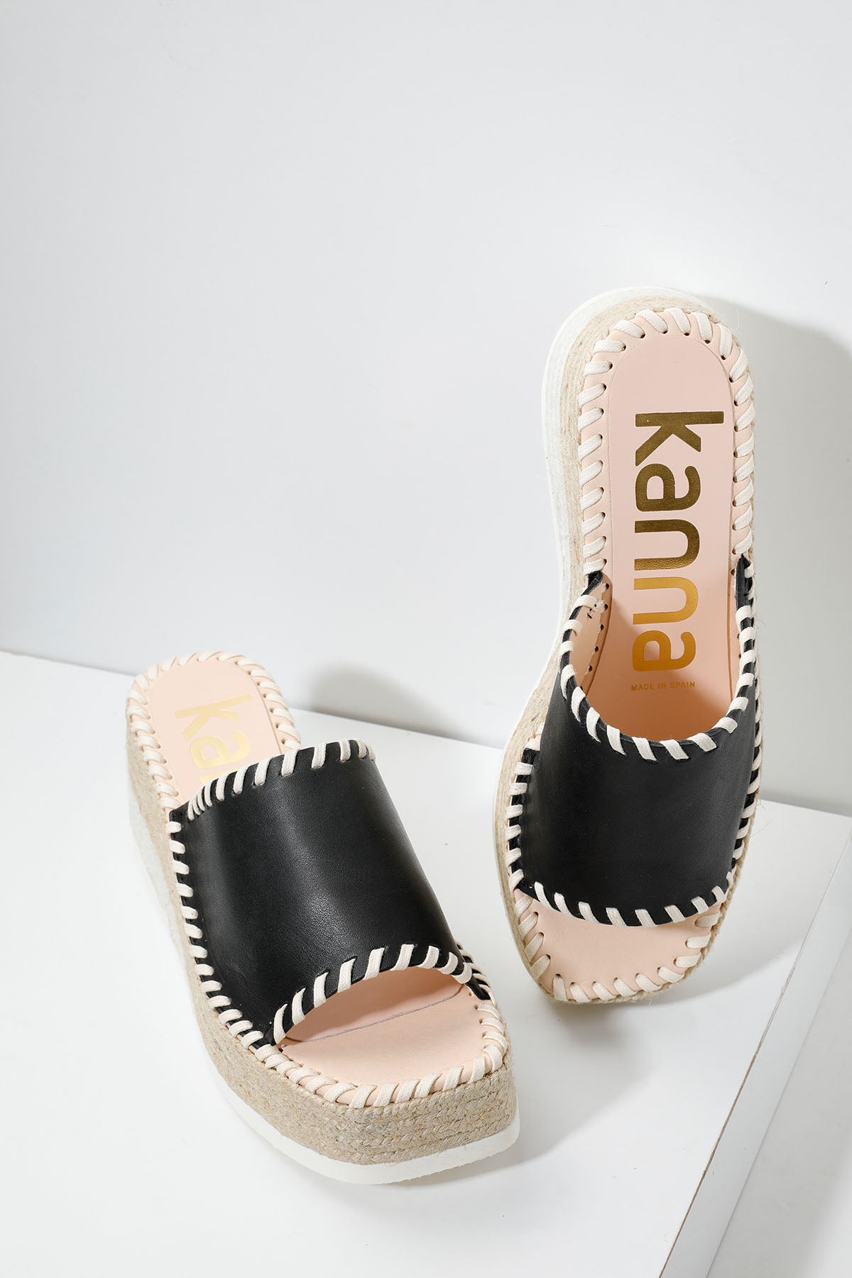 Kanna Küt Burun Örgü Biyeli Deri Terlik-Libas Trendy Fashion Store