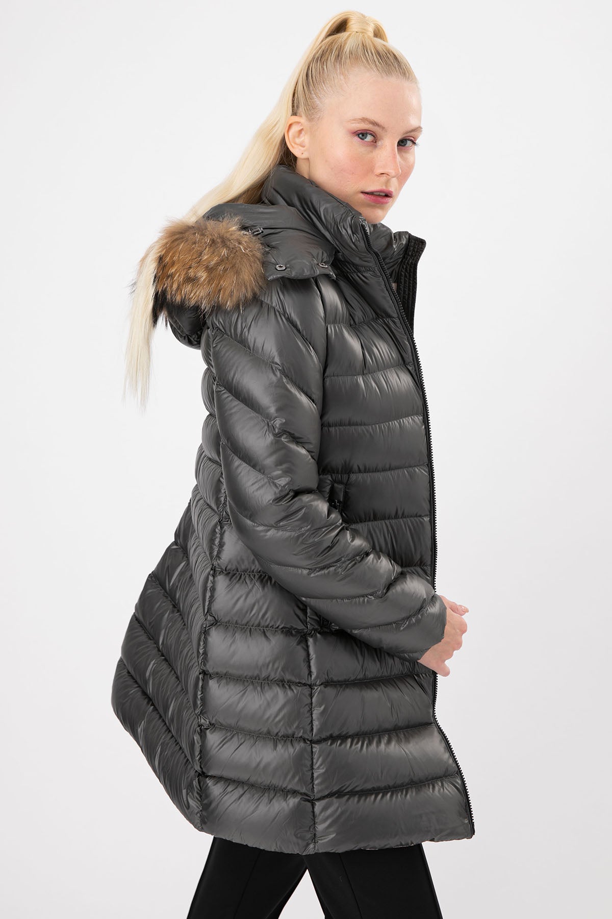 Hetrego Ingrid Slim Fit Kürklü Kapüşonlu Puffer Mont-Libas Trendy Fashion Store