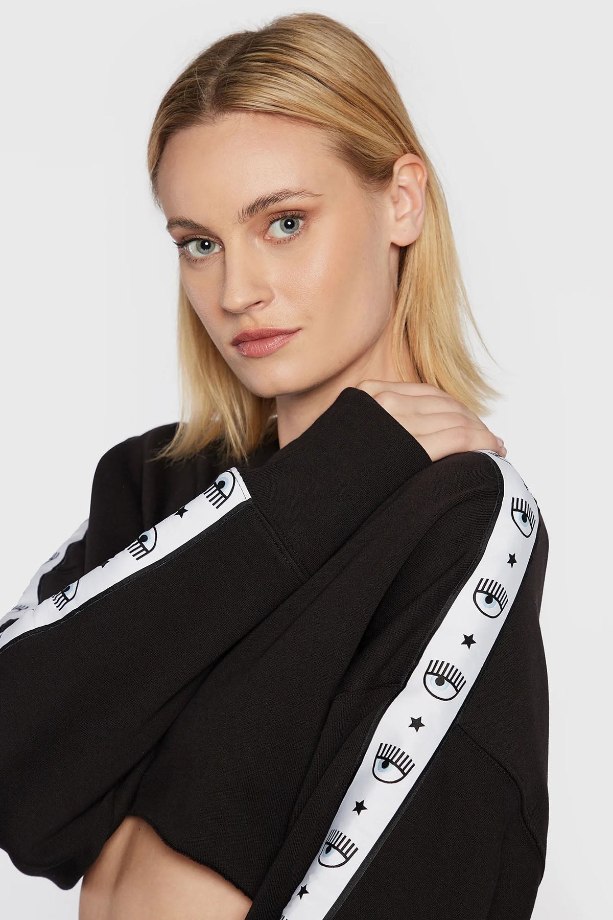 Chiara Ferragni Göz Logo Şeritli Crop Sweatshirt-Libas Trendy Fashion Store