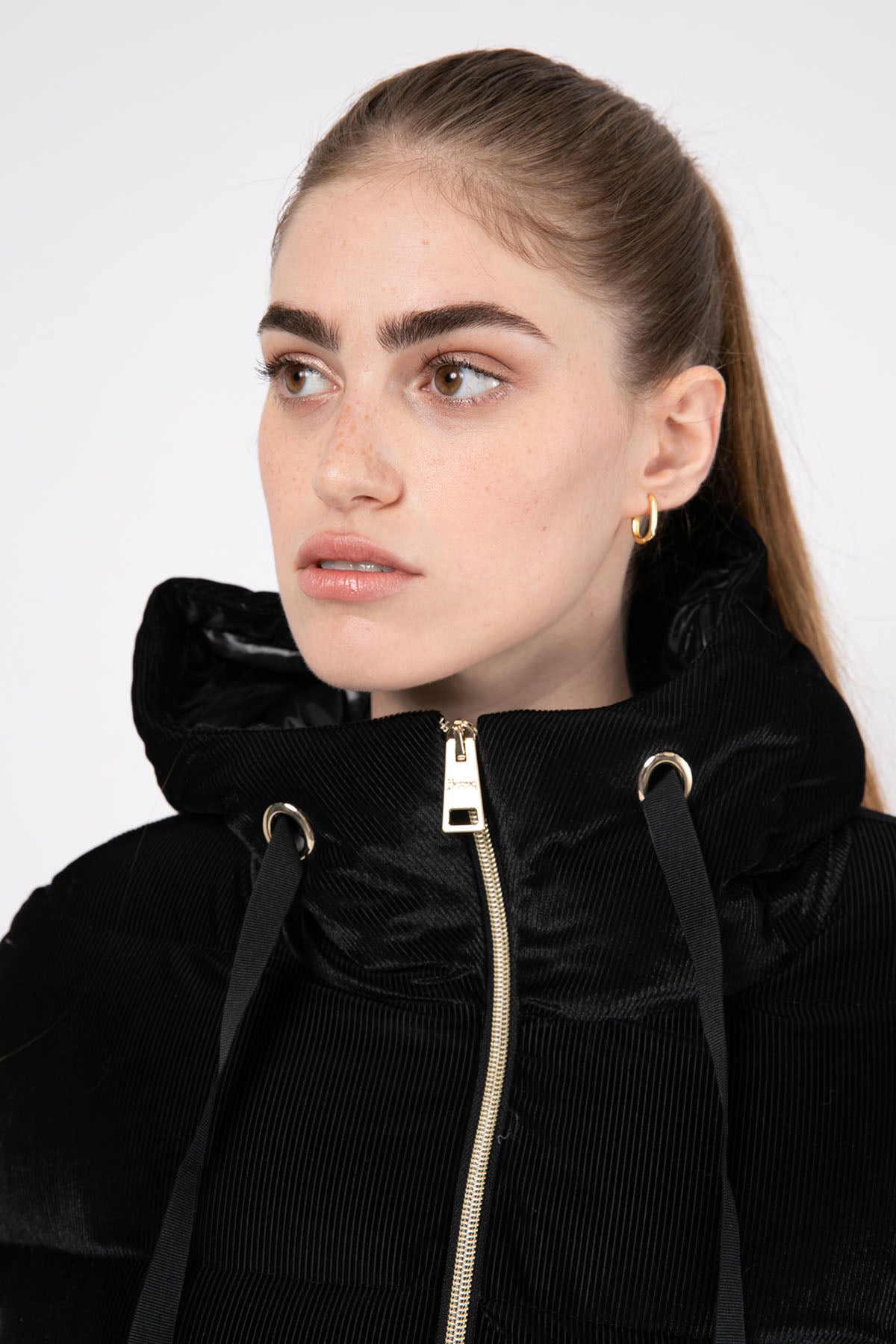 Herno Kapüşonlu Kadife Puffer Mont-Libas Trendy Fashion Store