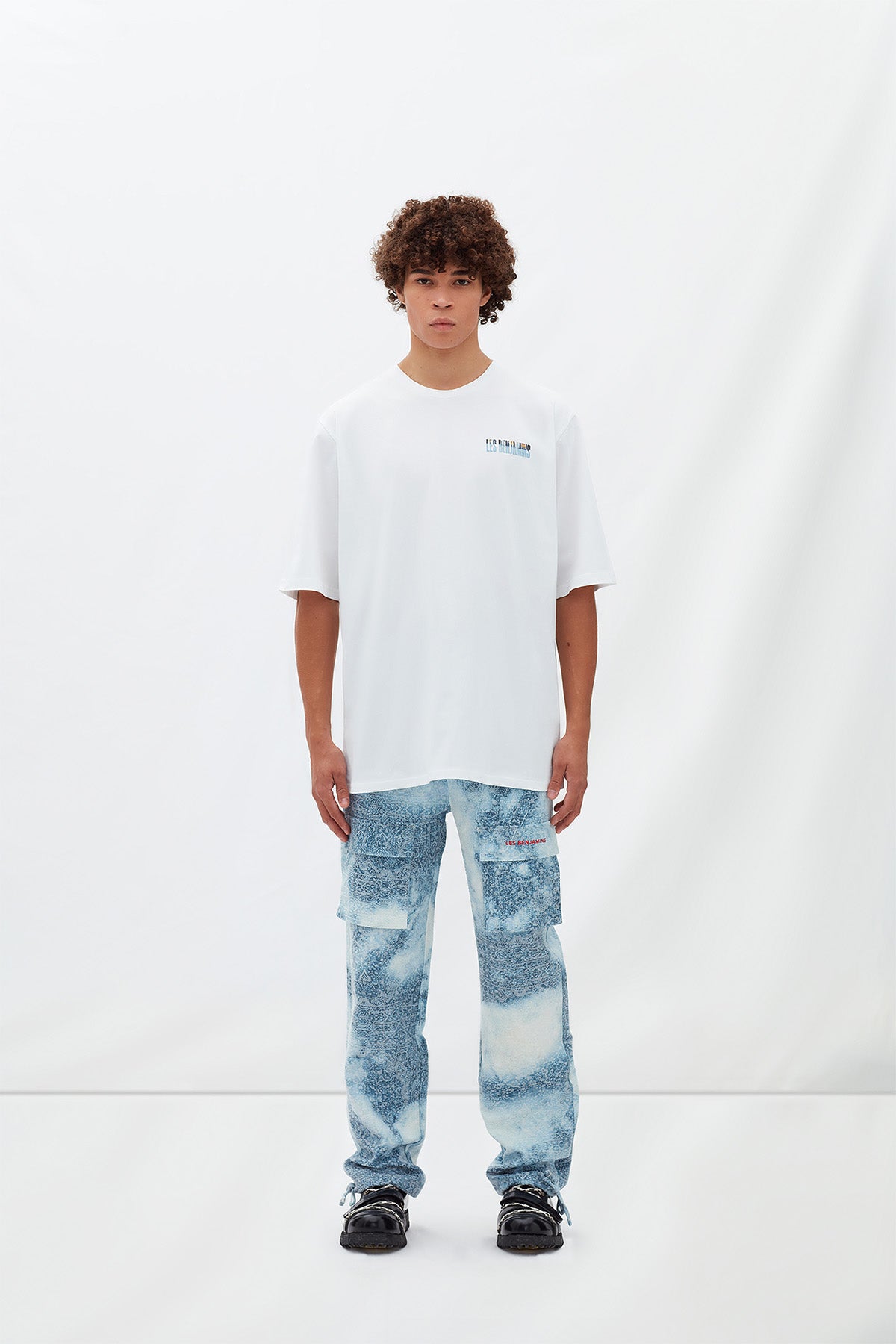 Les Benjamins Yuvarlak Yaka Logolu T-shirt-Libas Trendy Fashion Store