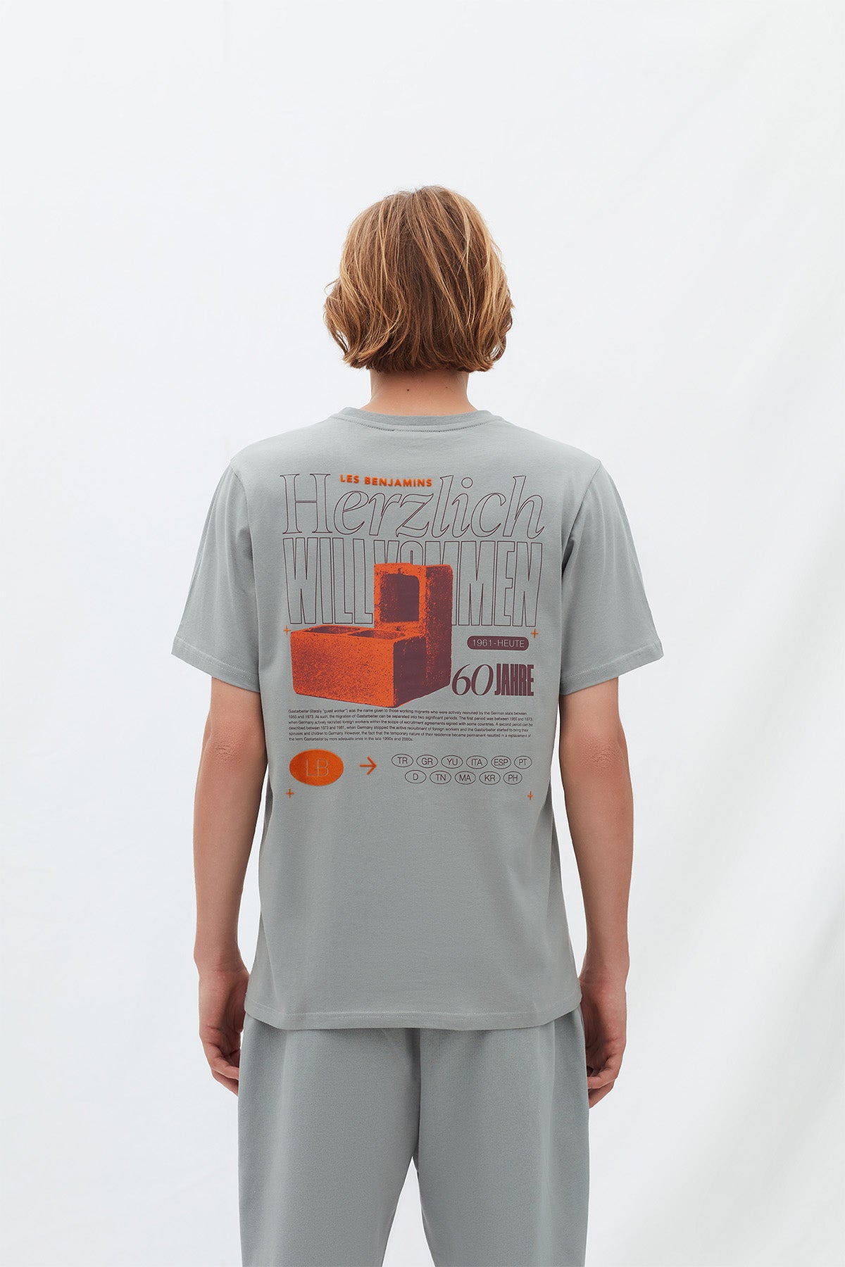 Les Benjamins Yuvarlak Yaka Logolu T-shirt-Libas Trendy Fashion Store