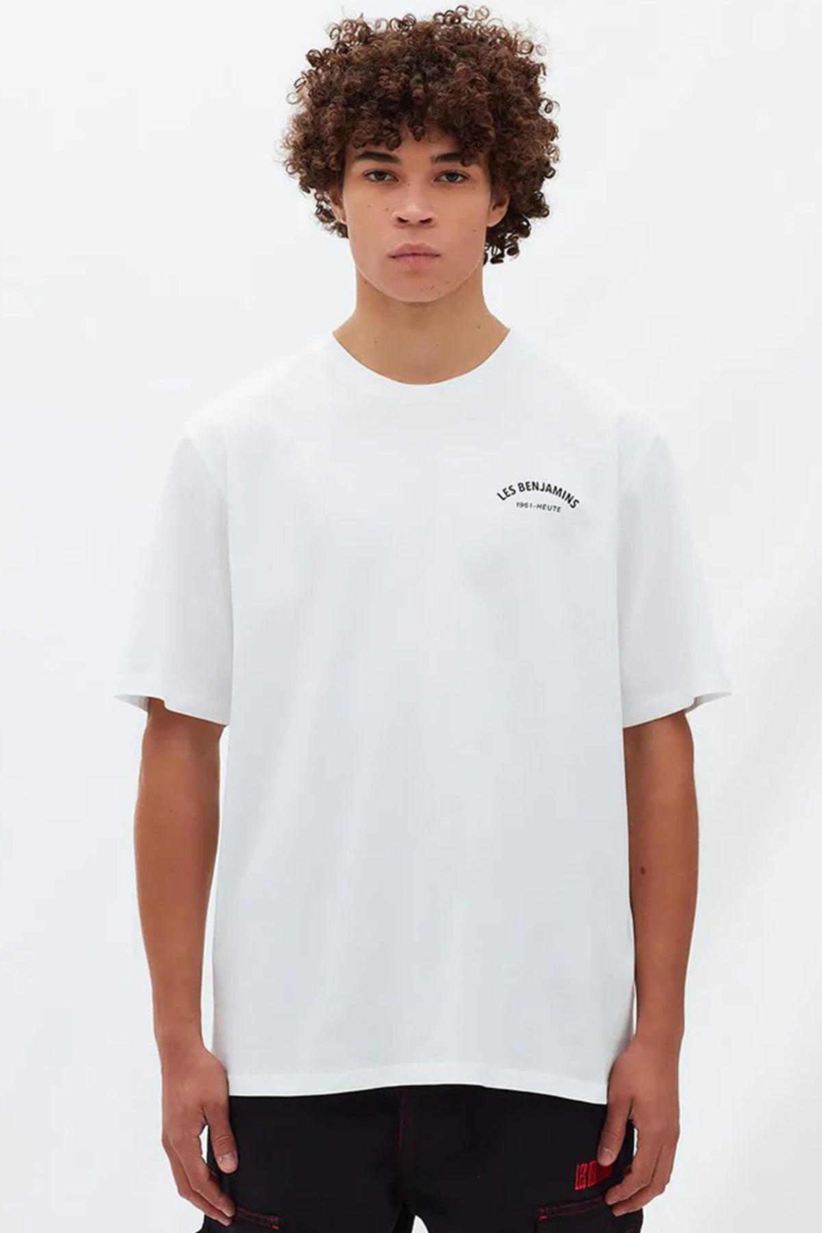 Les Benjamins Yuvarlak Yaka Logolu T-shirt-Libas Trendy Fashion Store