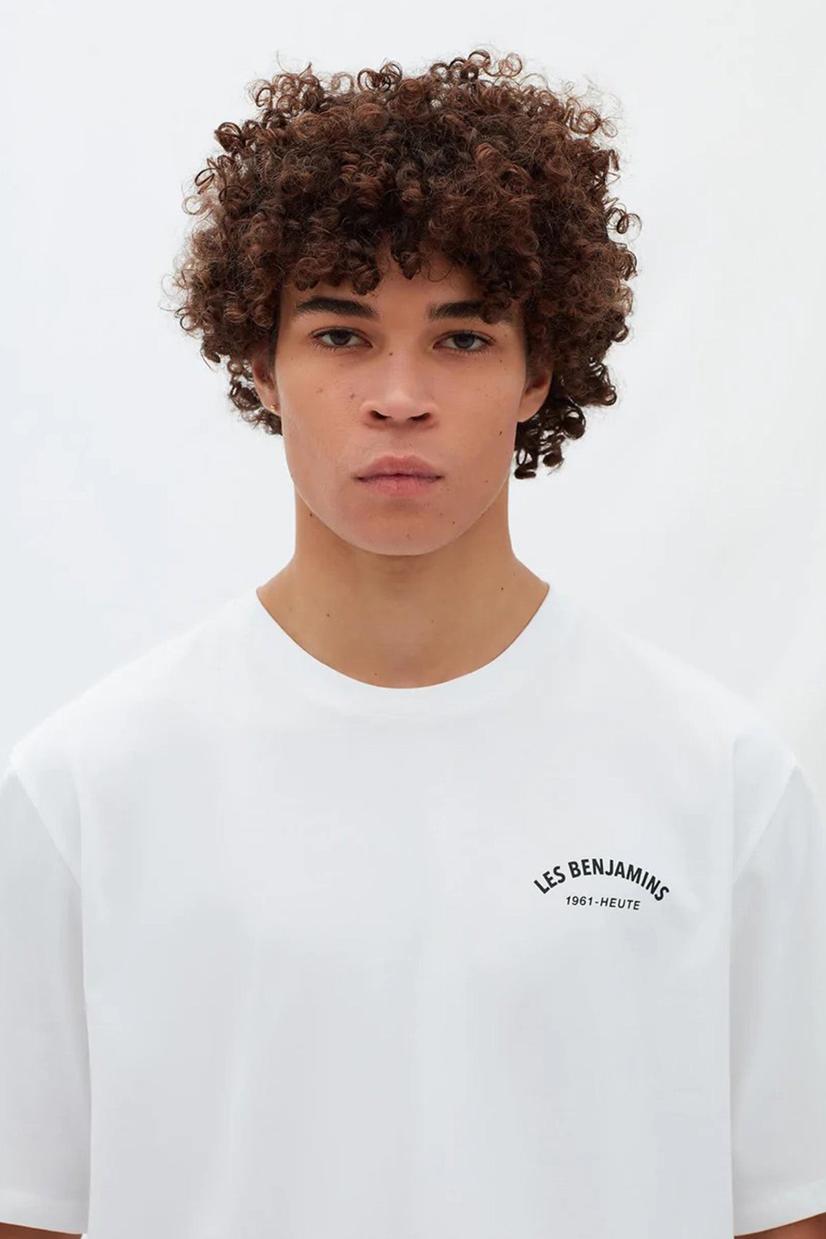 Les Benjamins Yuvarlak Yaka Logolu T-shirt-Libas Trendy Fashion Store