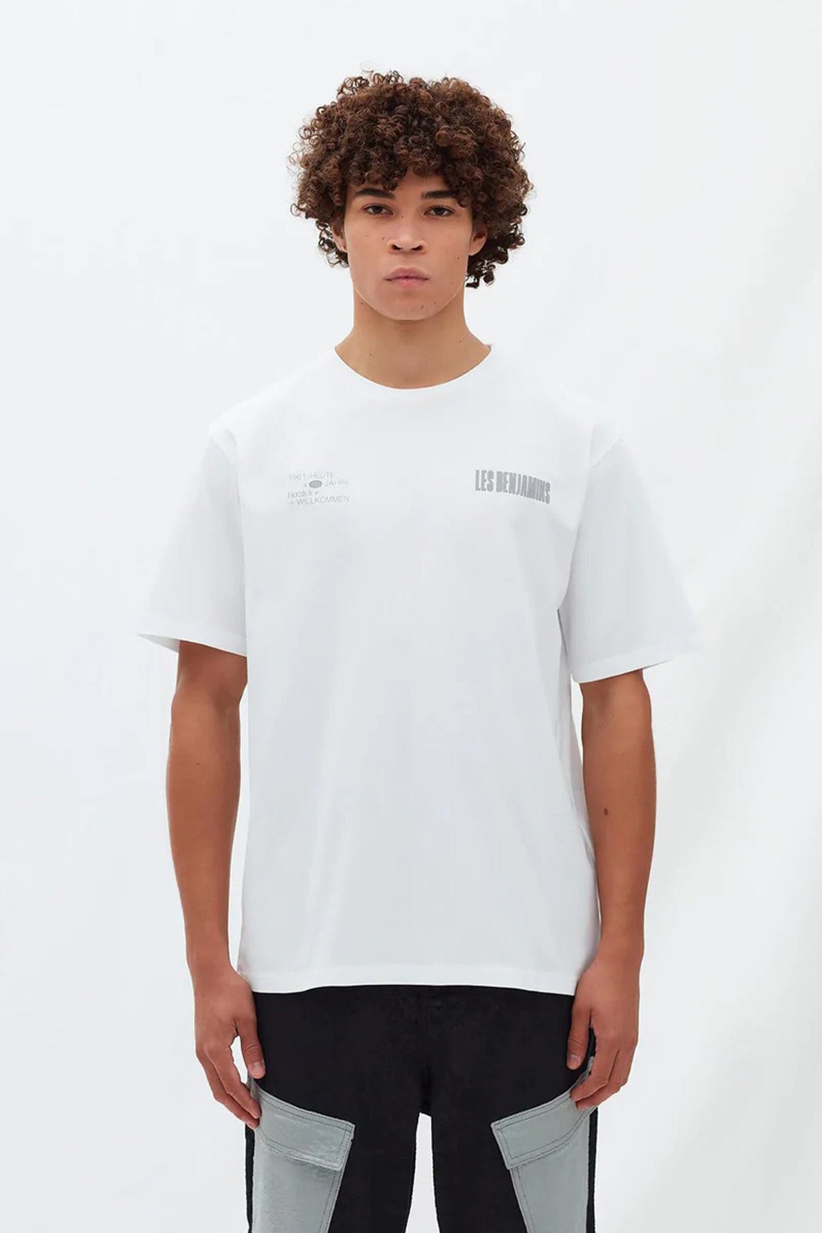 Les Benjamins Yuvarlak Yaka Logolu T-shirt-Libas Trendy Fashion Store