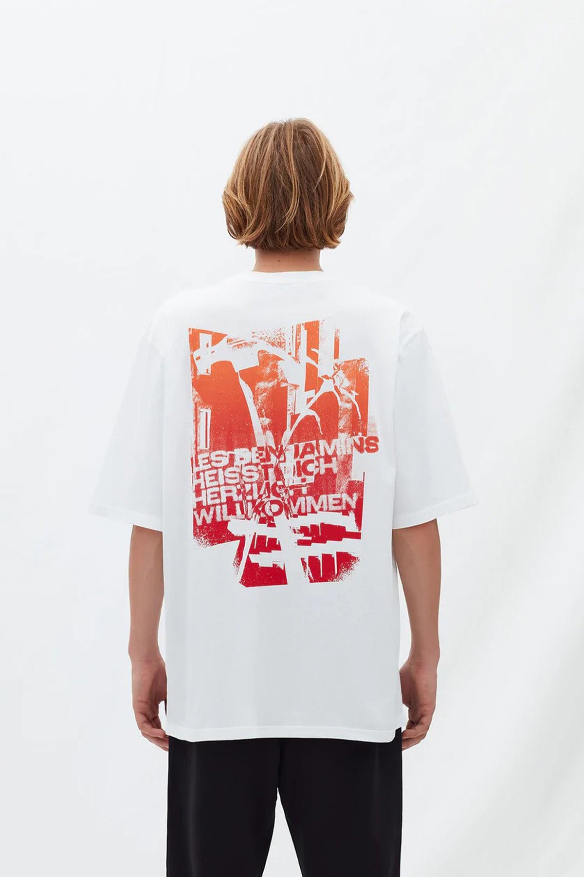 Les Benjamins Yuvarlak Yaka Logolu T-shirt-Libas Trendy Fashion Store