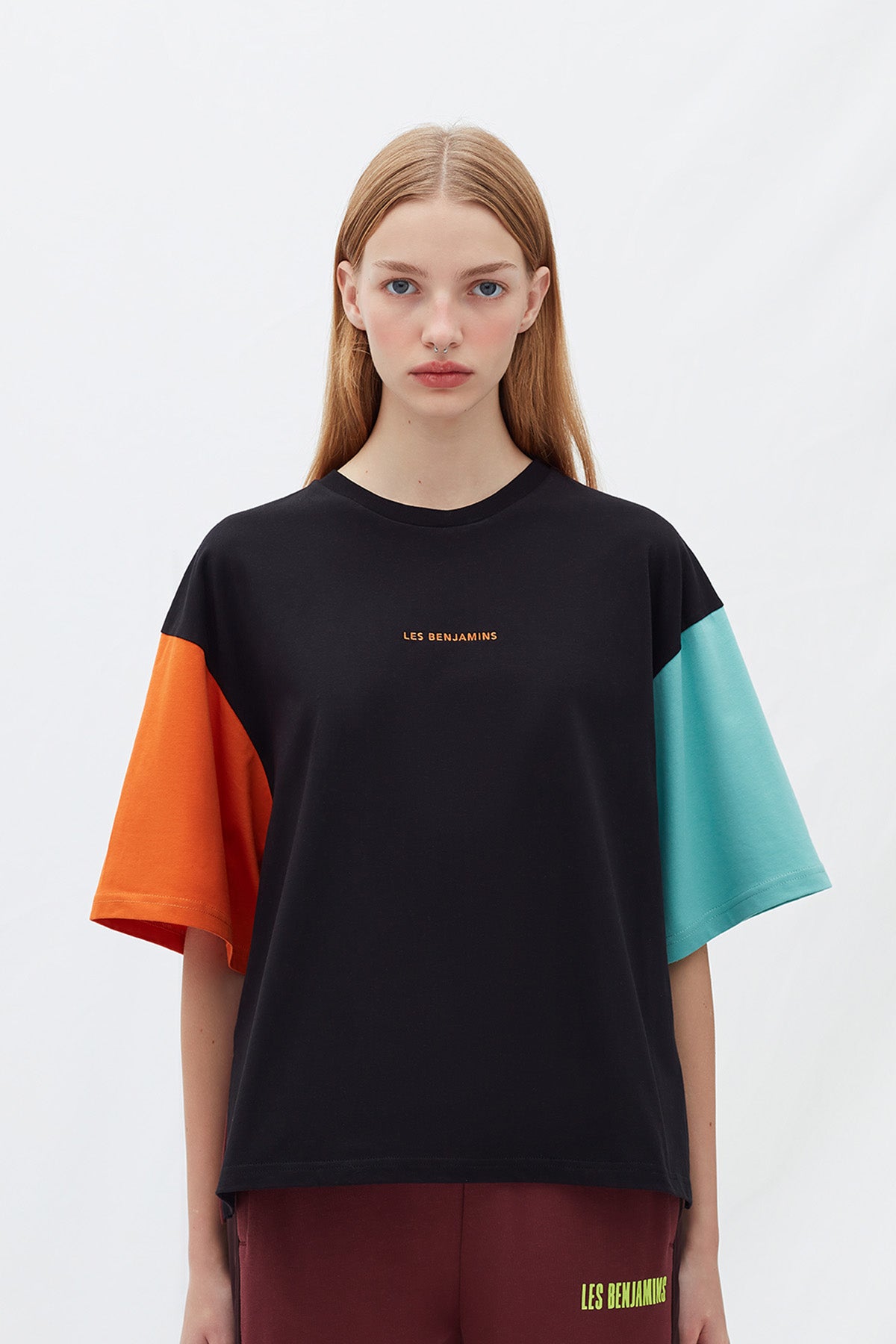 Les Benjamins Yuvarlak Yaka Logolu T-shirt-Libas Trendy Fashion Store