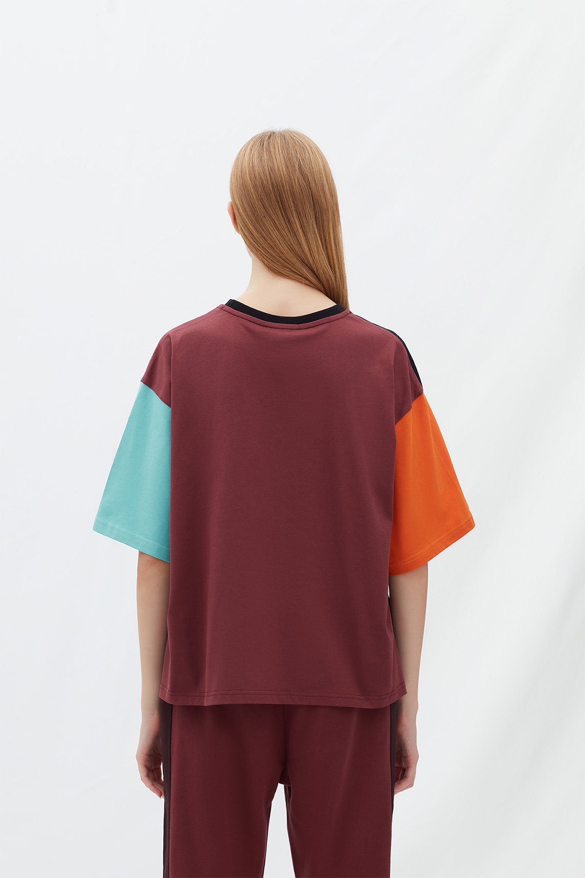 Les Benjamins Yuvarlak Yaka Logolu T-shirt-Libas Trendy Fashion Store