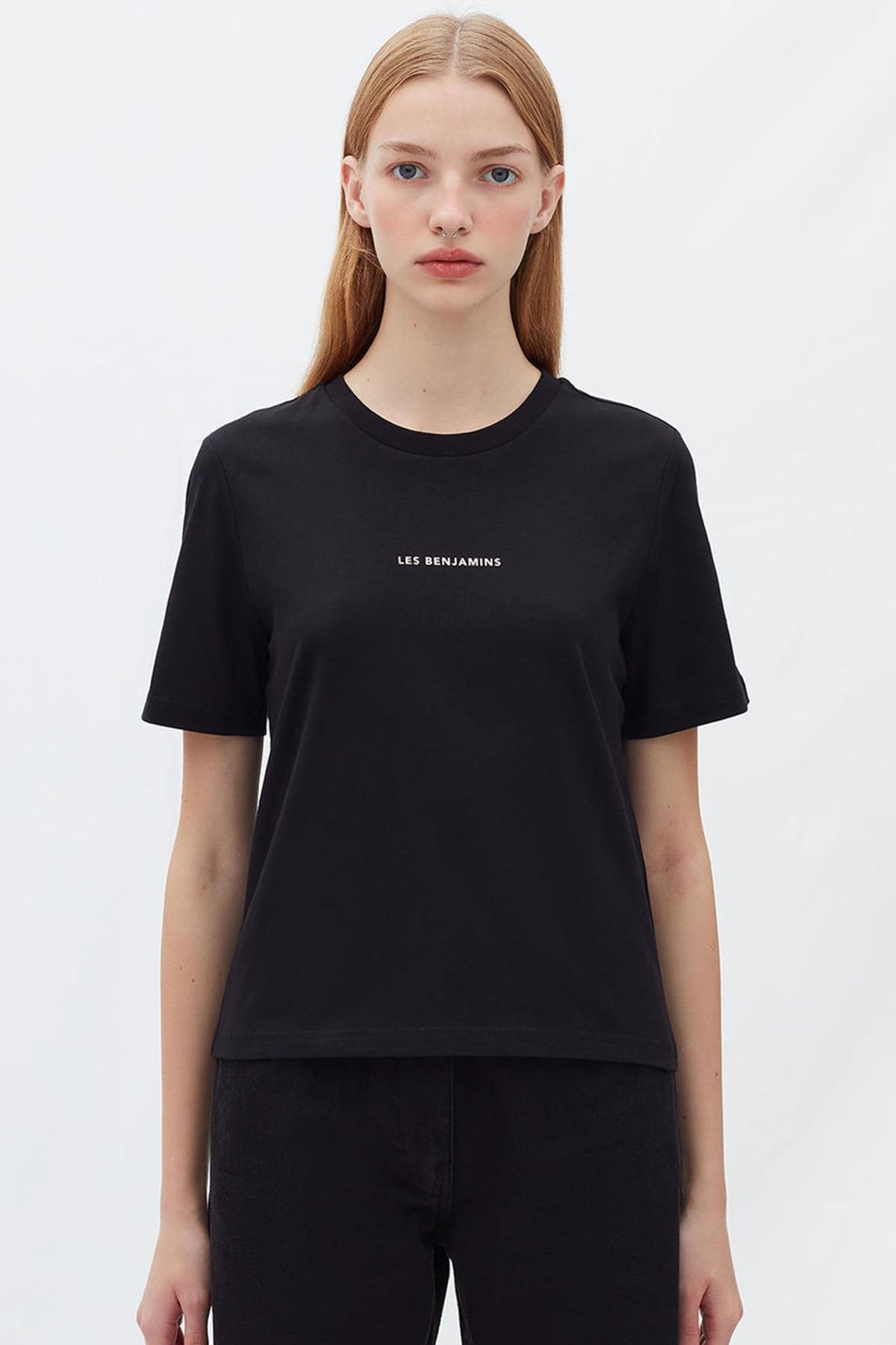 Les Benjamins Yuvarlak Yaka Logolu T-shirt-Libas Trendy Fashion Store