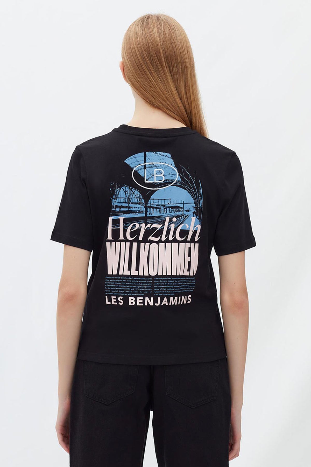 Les Benjamins Yuvarlak Yaka Logolu T-shirt-Libas Trendy Fashion Store