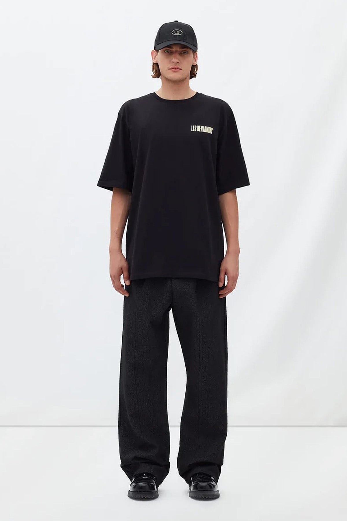 Les Benjamins Yuvarlak Yaka Logolu T-shirt-Libas Trendy Fashion Store