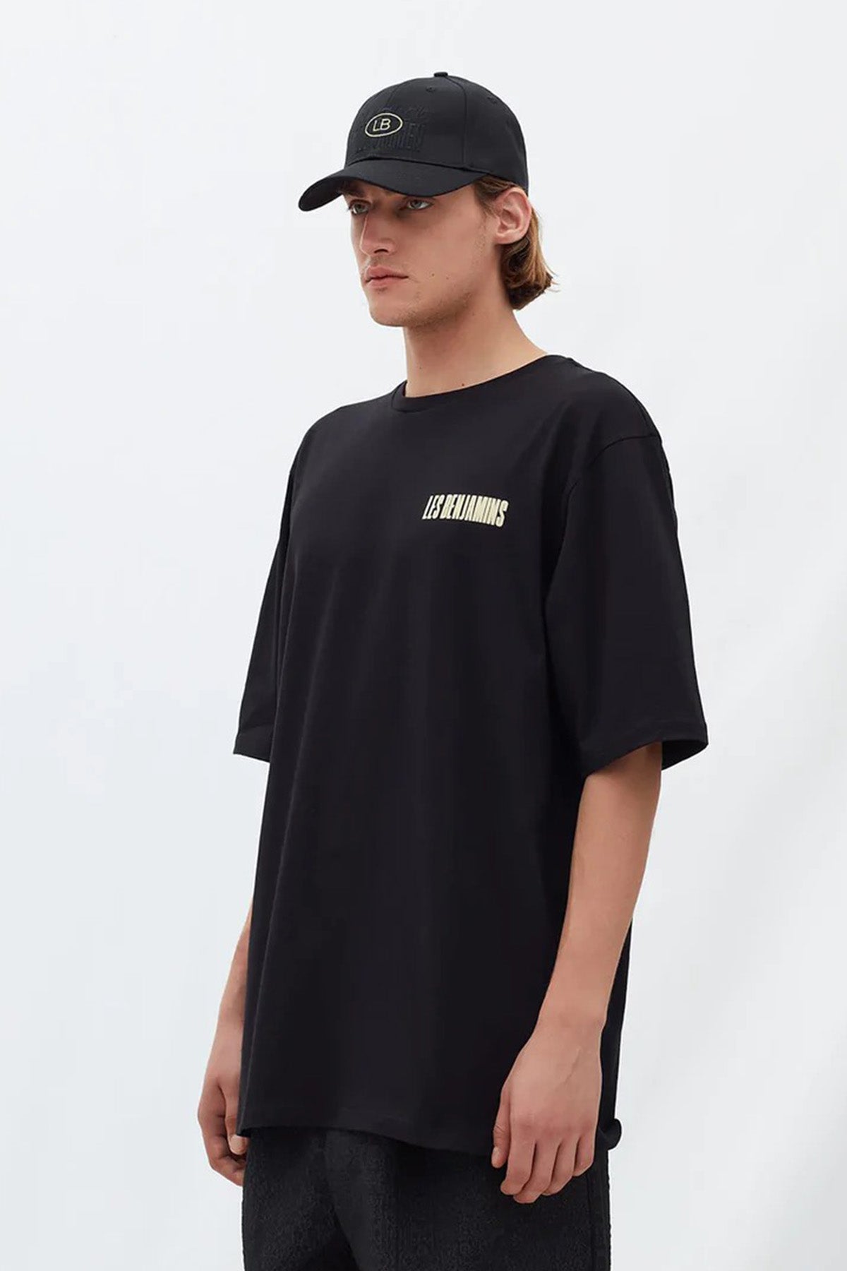 Les Benjamins Yuvarlak Yaka Logolu T-shirt-Libas Trendy Fashion Store