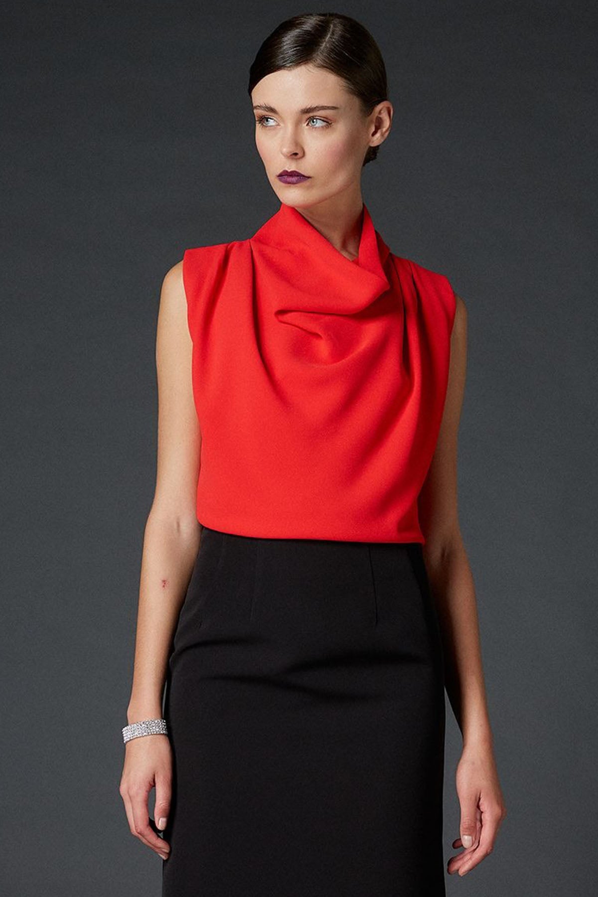 Bsb Dökümlü Yaka Sırtı Düğmeli Kolsuz Bluz-Libas Trendy Fashion Store