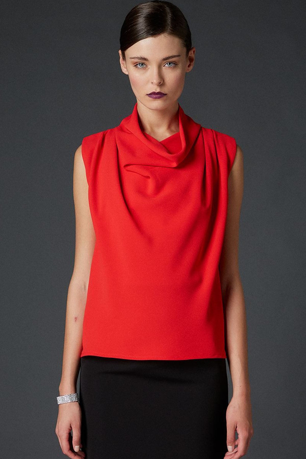 Bsb Dökümlü Yaka Sırtı Düğmeli Kolsuz Bluz-Libas Trendy Fashion Store