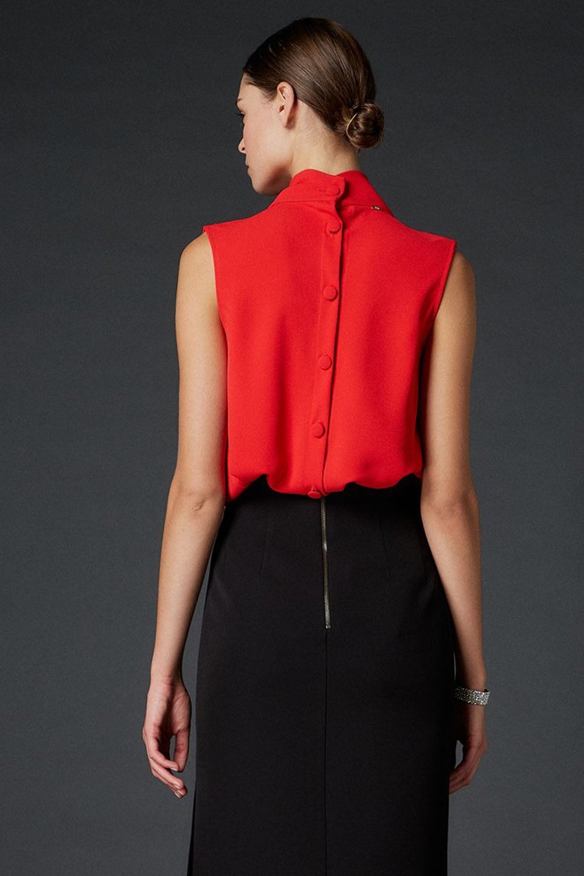 Bsb Dökümlü Yaka Sırtı Düğmeli Kolsuz Bluz-Libas Trendy Fashion Store