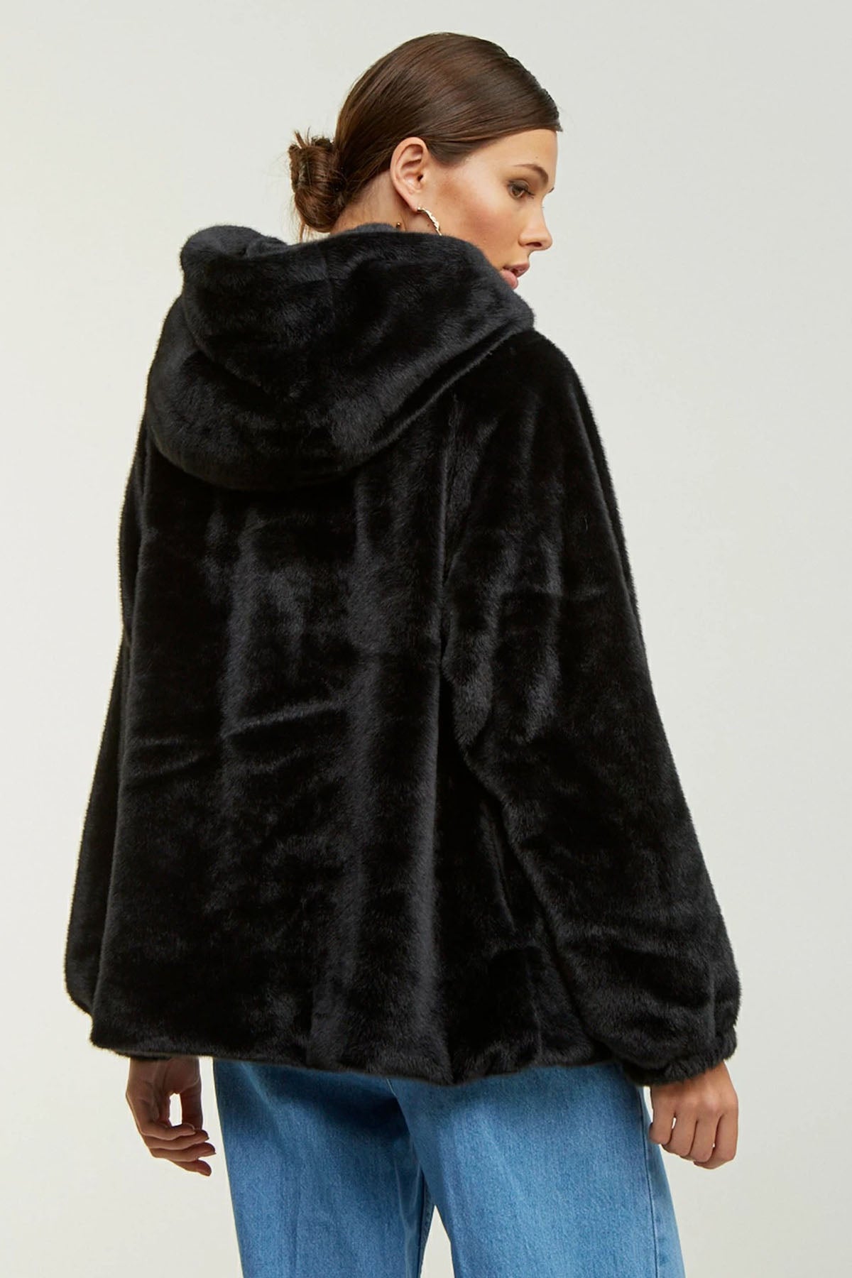 Lynne Kapüşonlu Peluş Kısa Kaban-Libas Trendy Fashion Store