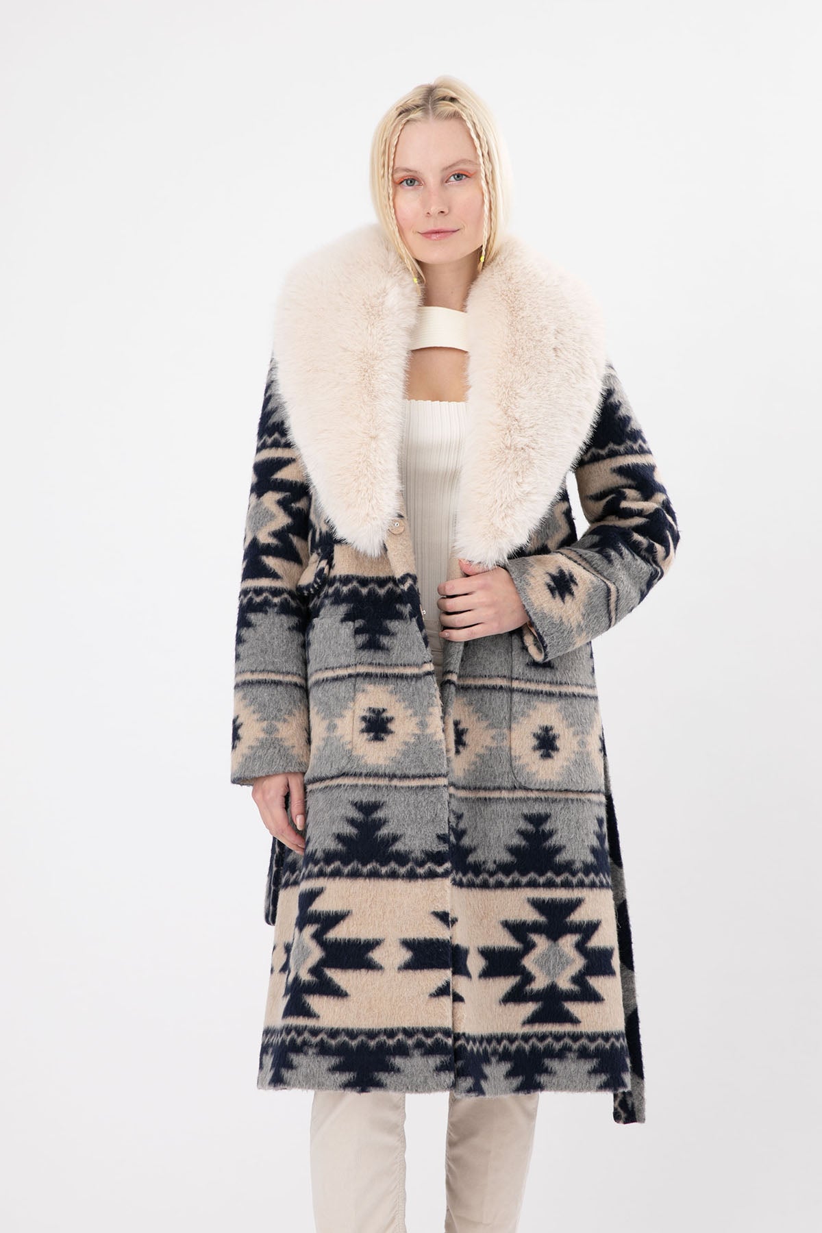 Ava Adore Etnik Desenli Kürklü Kuşaklı Manto-Libas Trendy Fashion Store