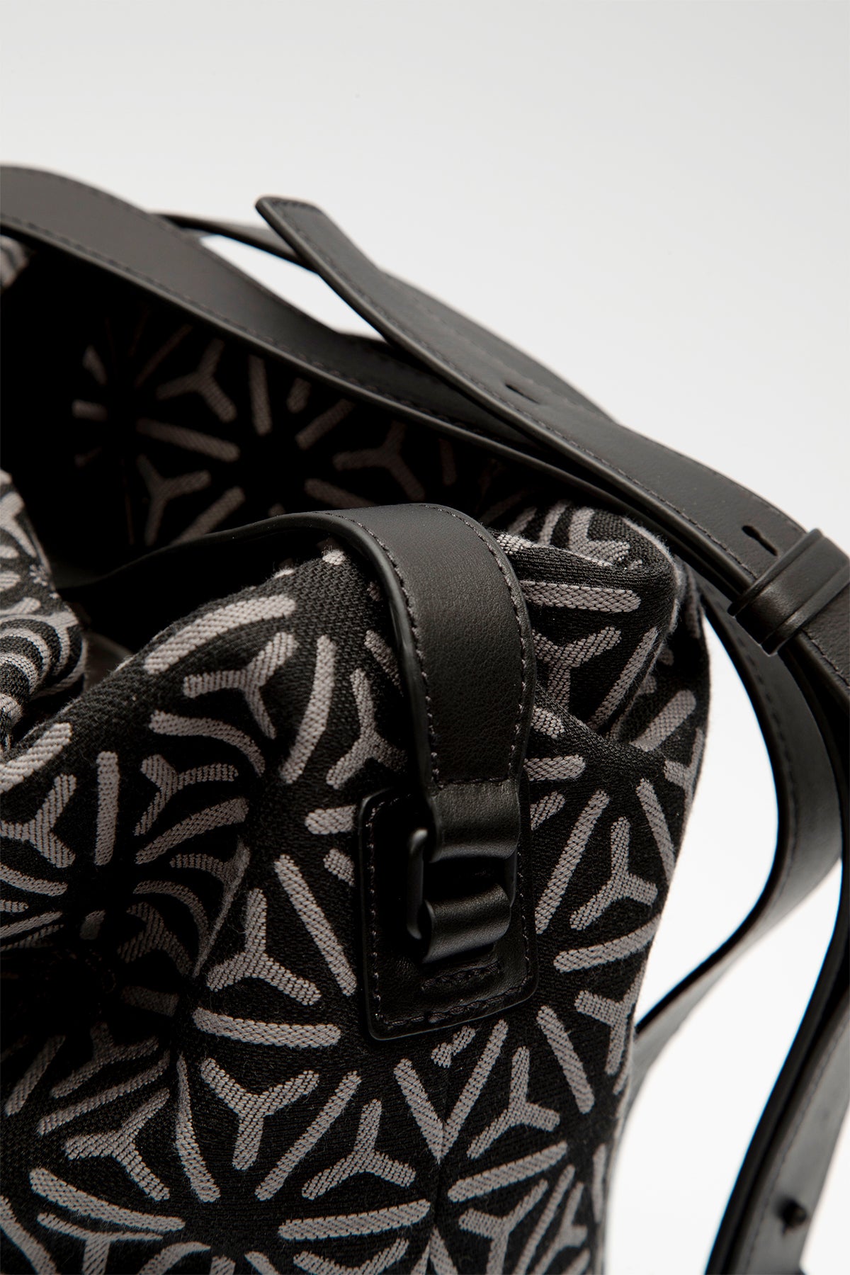 Kenzo Büzgülü Omuz Çantası-Libas Trendy Fashion Store