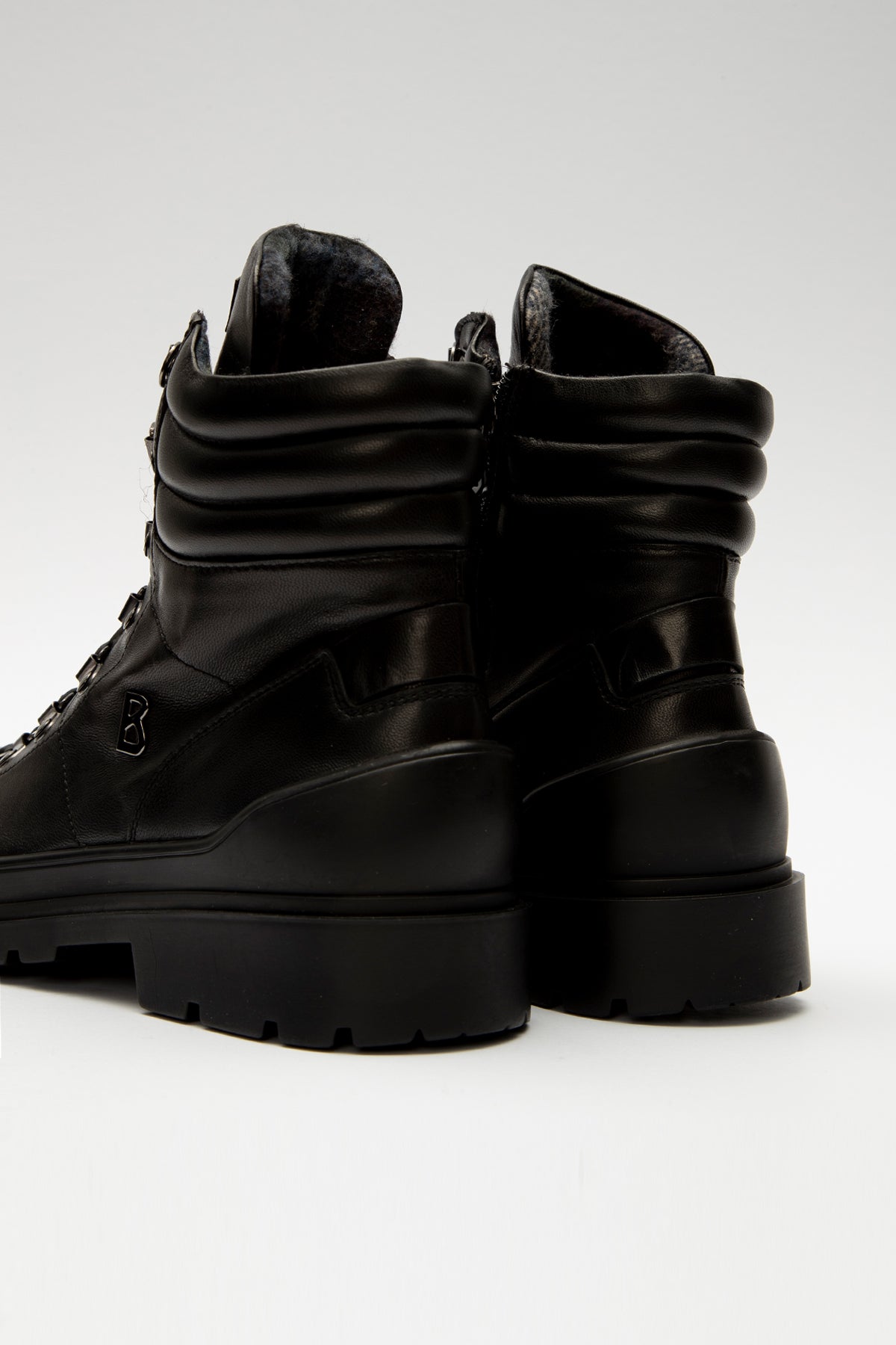 Bogner St. Moritz Ice Track Deri Postal-Libas Trendy Fashion Store