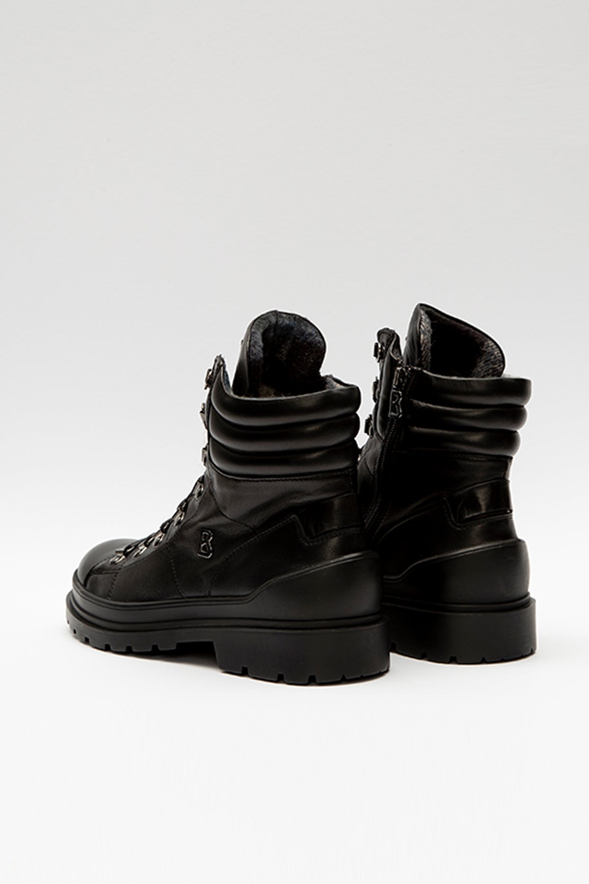 Bogner St. Moritz Ice Track Deri Postal-Libas Trendy Fashion Store