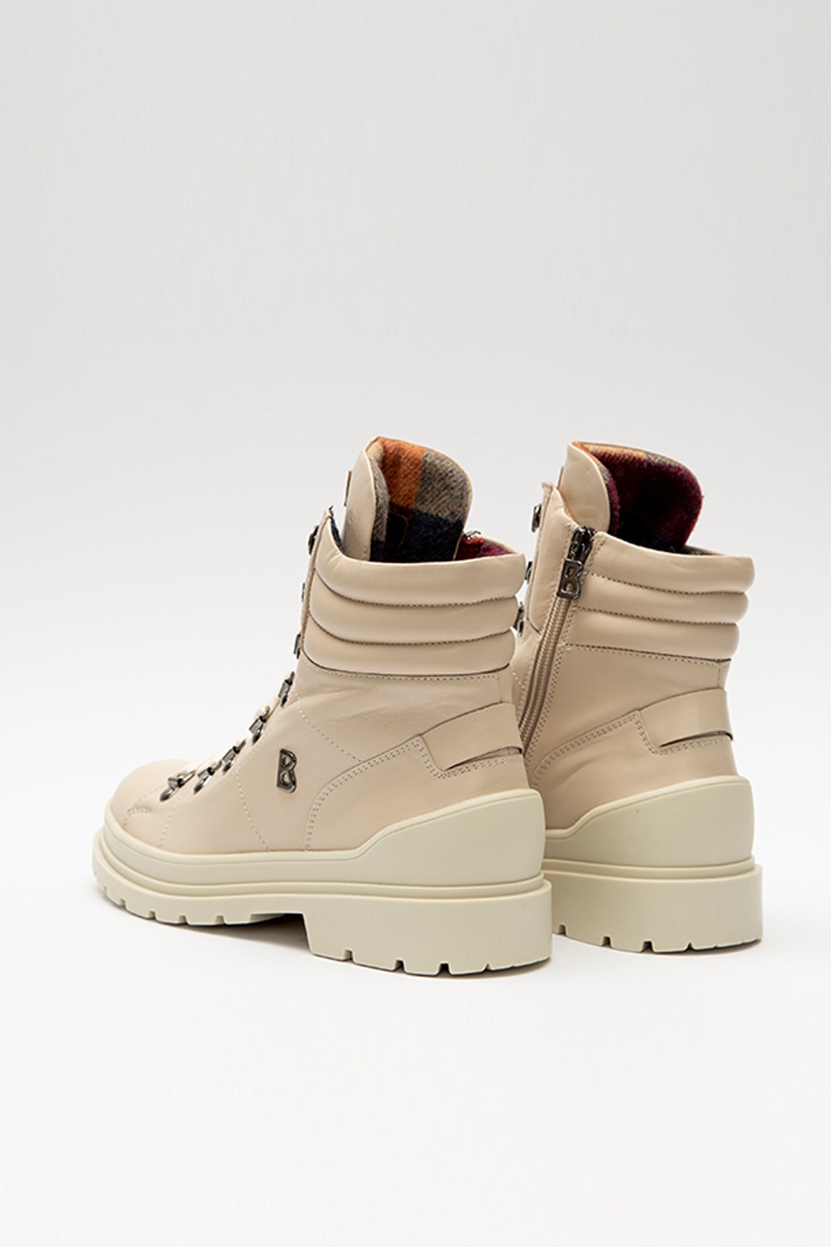 Bogner St. Moritz Ice Track Deri Postal-Libas Trendy Fashion Store