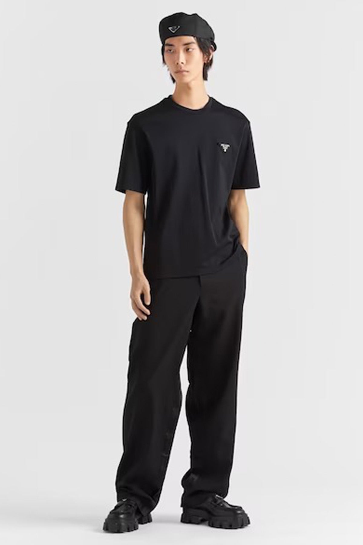 Prada Logolu Yuvarlak Yaka T-shirt-Libas Trendy Fashion Store