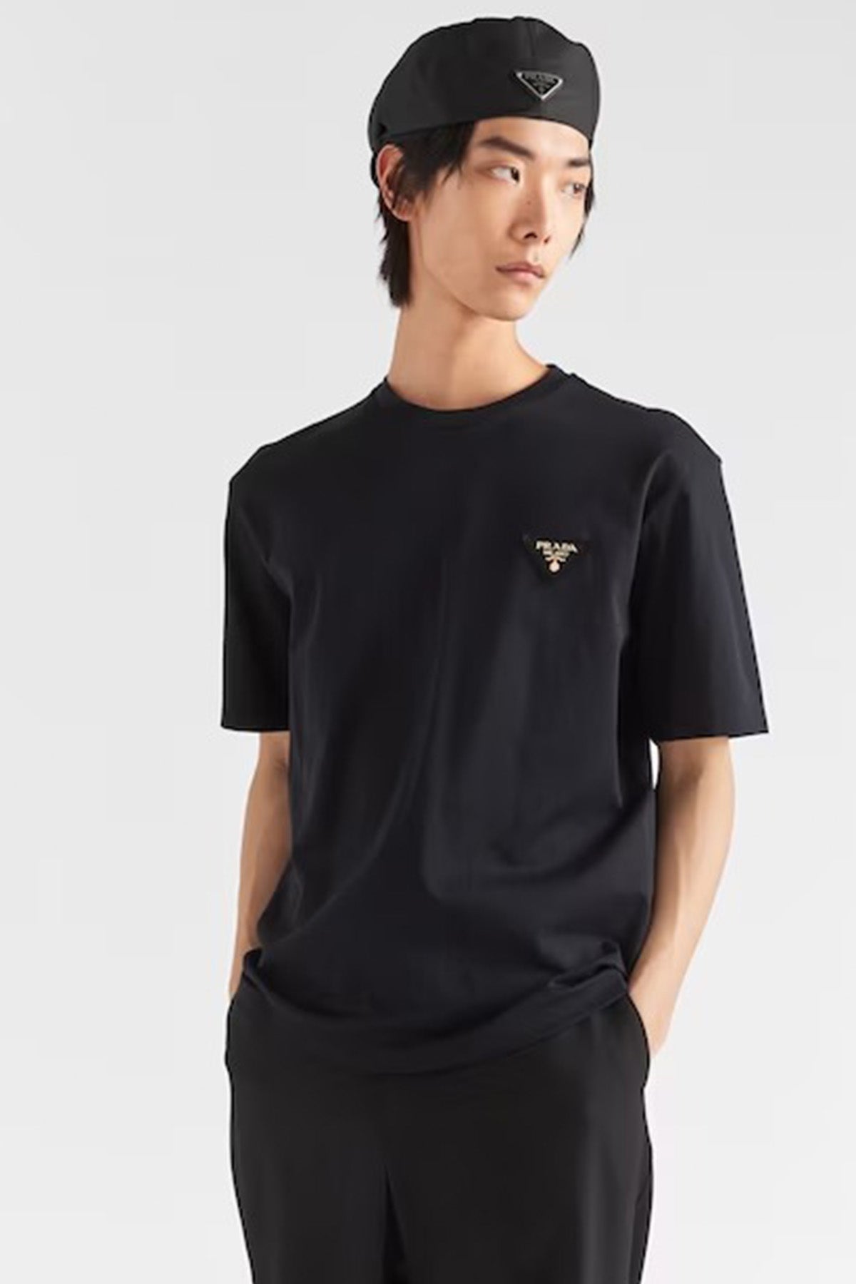 Prada Logolu Yuvarlak Yaka T-shirt-Libas Trendy Fashion Store