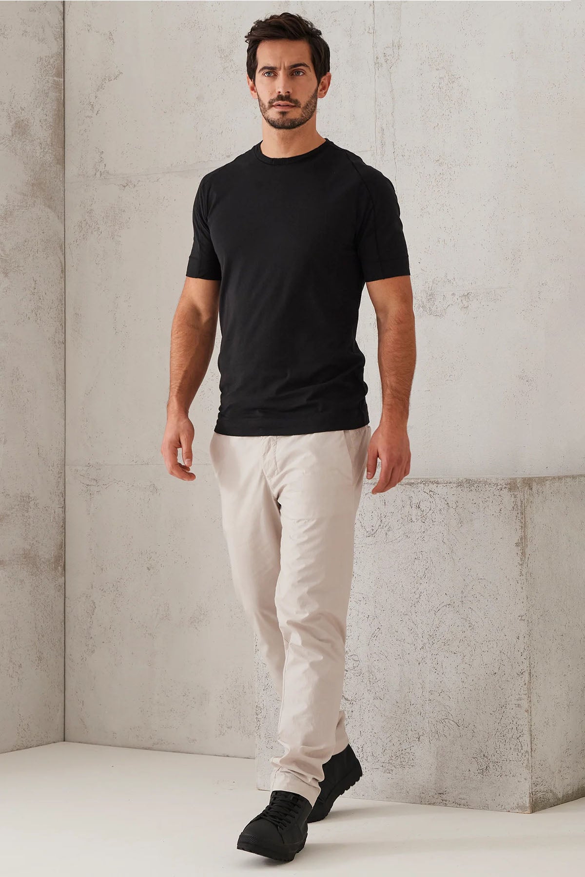 Transit Cep Detaylı Keten Karışımlı Yuvarlak Yaka T-shirt-Libas Trendy Fashion Store