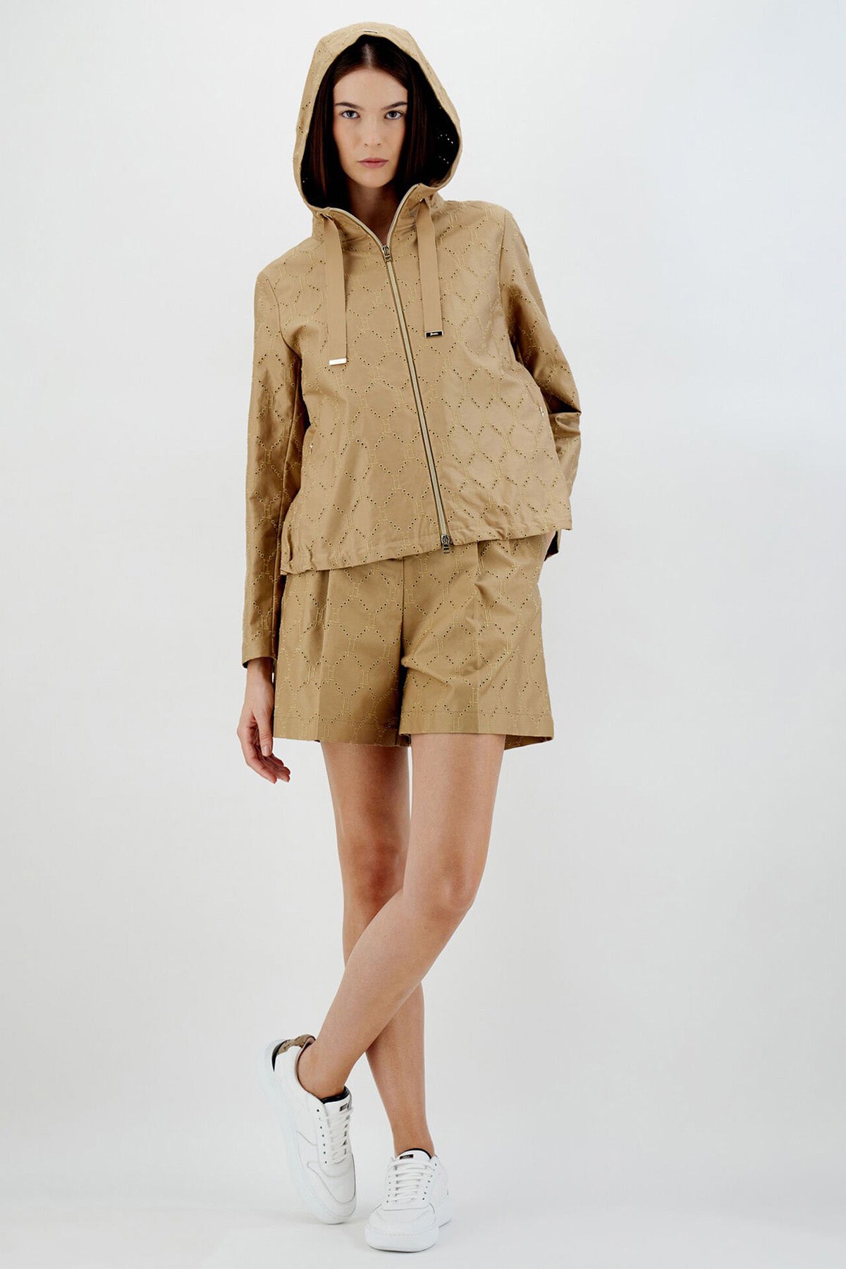 Herno Lazer Kesim Desenli Etek Ucu Büzgülü Kapüşonlu Ceket