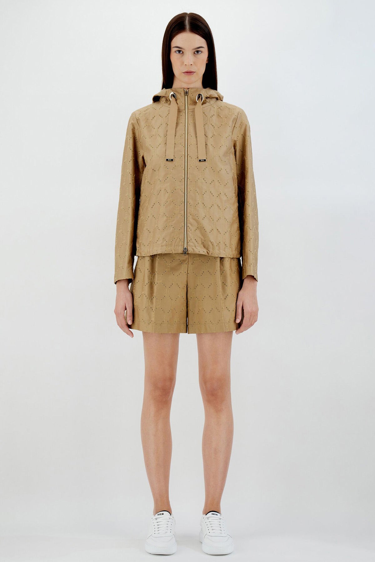 Herno Lazer Kesim Desenli Etek Ucu Büzgülü Kapüşonlu Ceket