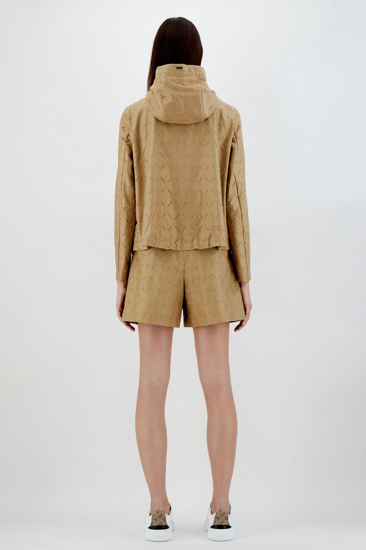 Herno Lazer Kesim Desenli Etek Ucu Büzgülü Kapüşonlu Ceket