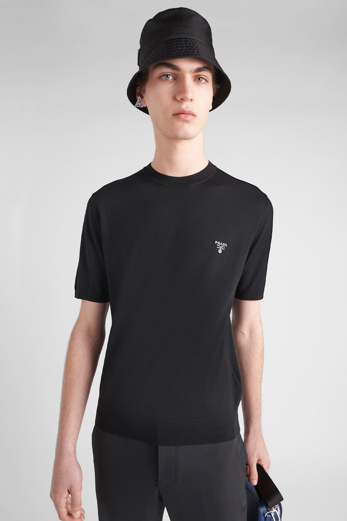 Prada Yuvarlak Yaka Logolu İnce Örgü Yün Triko