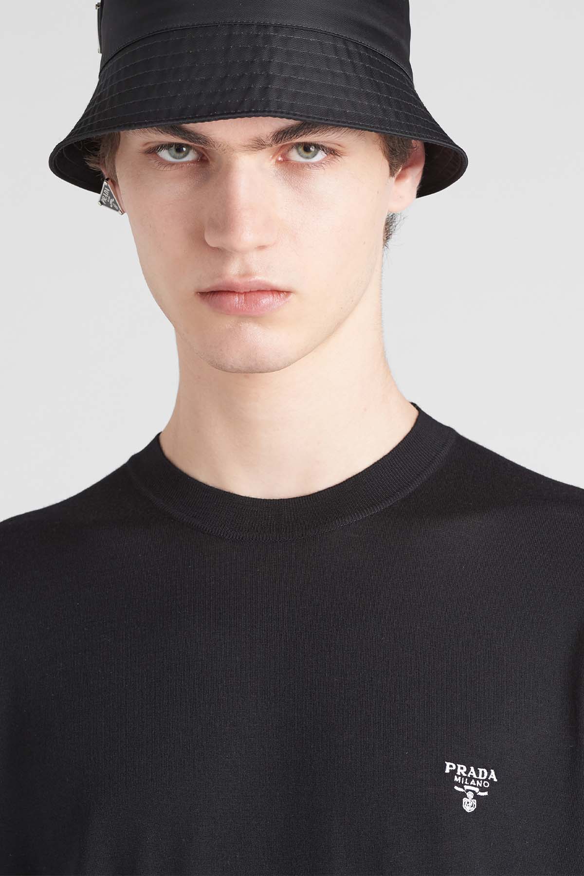 Prada Yuvarlak Yaka Logolu İnce Örgü Yün Triko