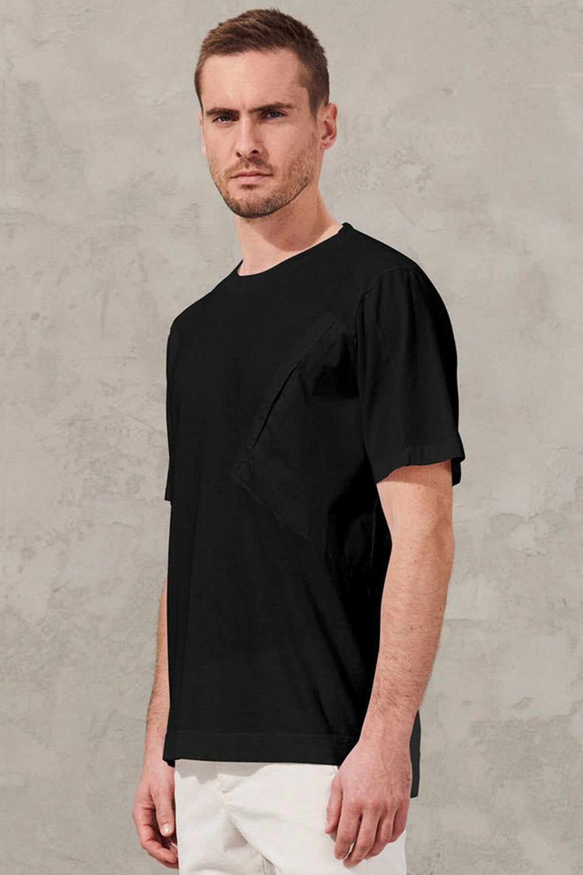 Transit Yuvarlak Yaka Cep Detaylı T-shirt