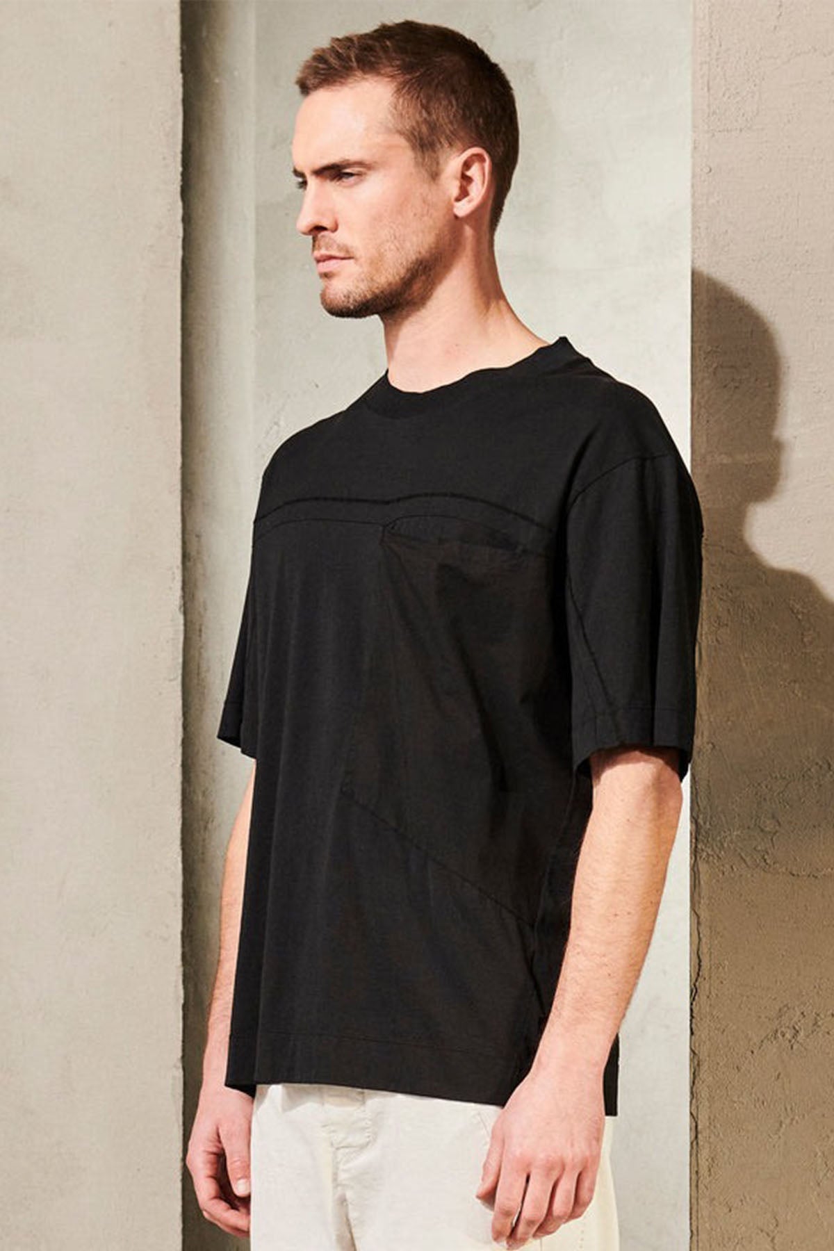 Transit Yuvarlak Yaka Cep Detaylı T-shirt